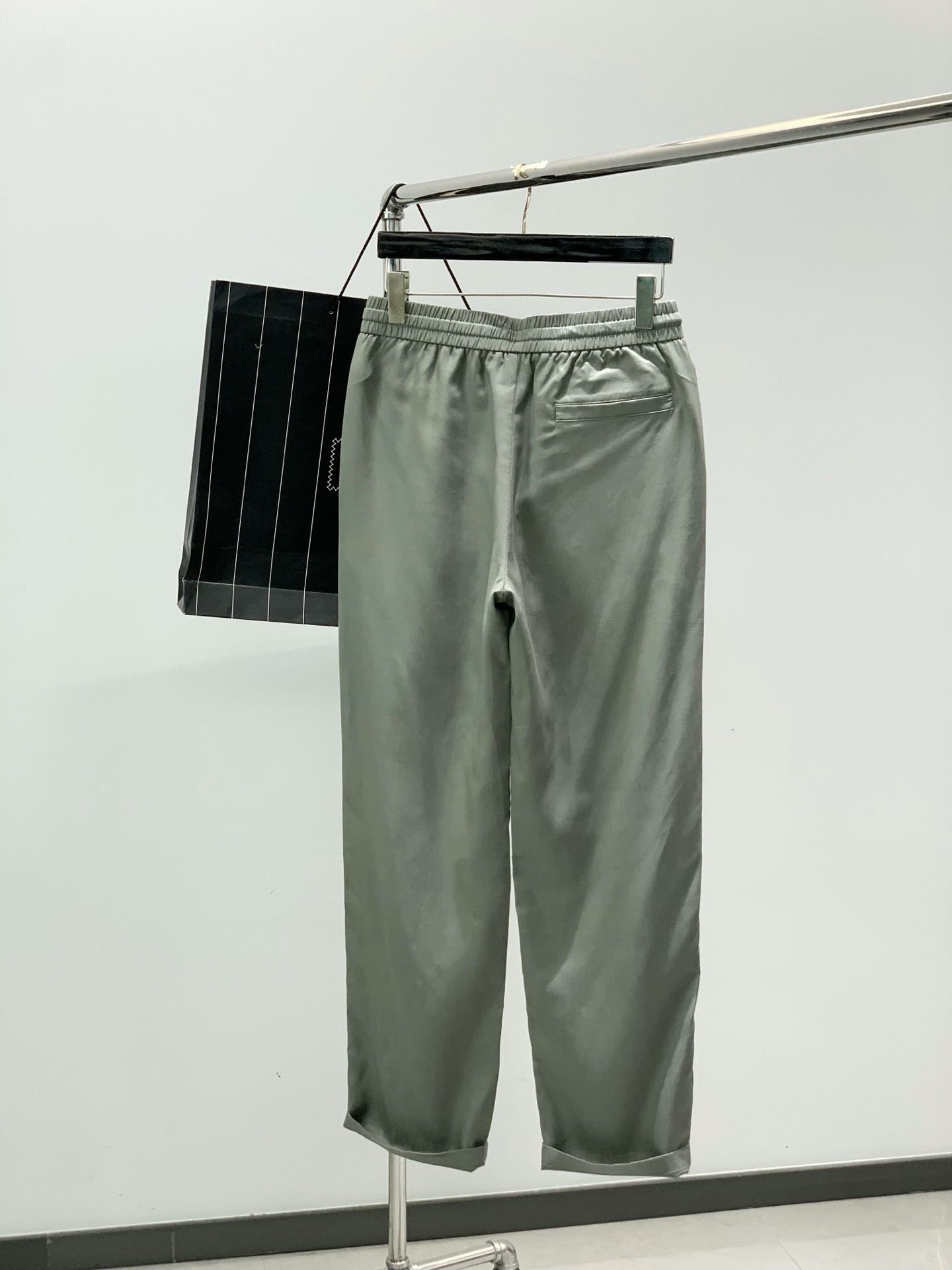 一套，杰尼亚 Zegna，2026夏季最新品，专柜同步有售，原单狠货，时尚休闲套装，采用进口原版棉麻面料