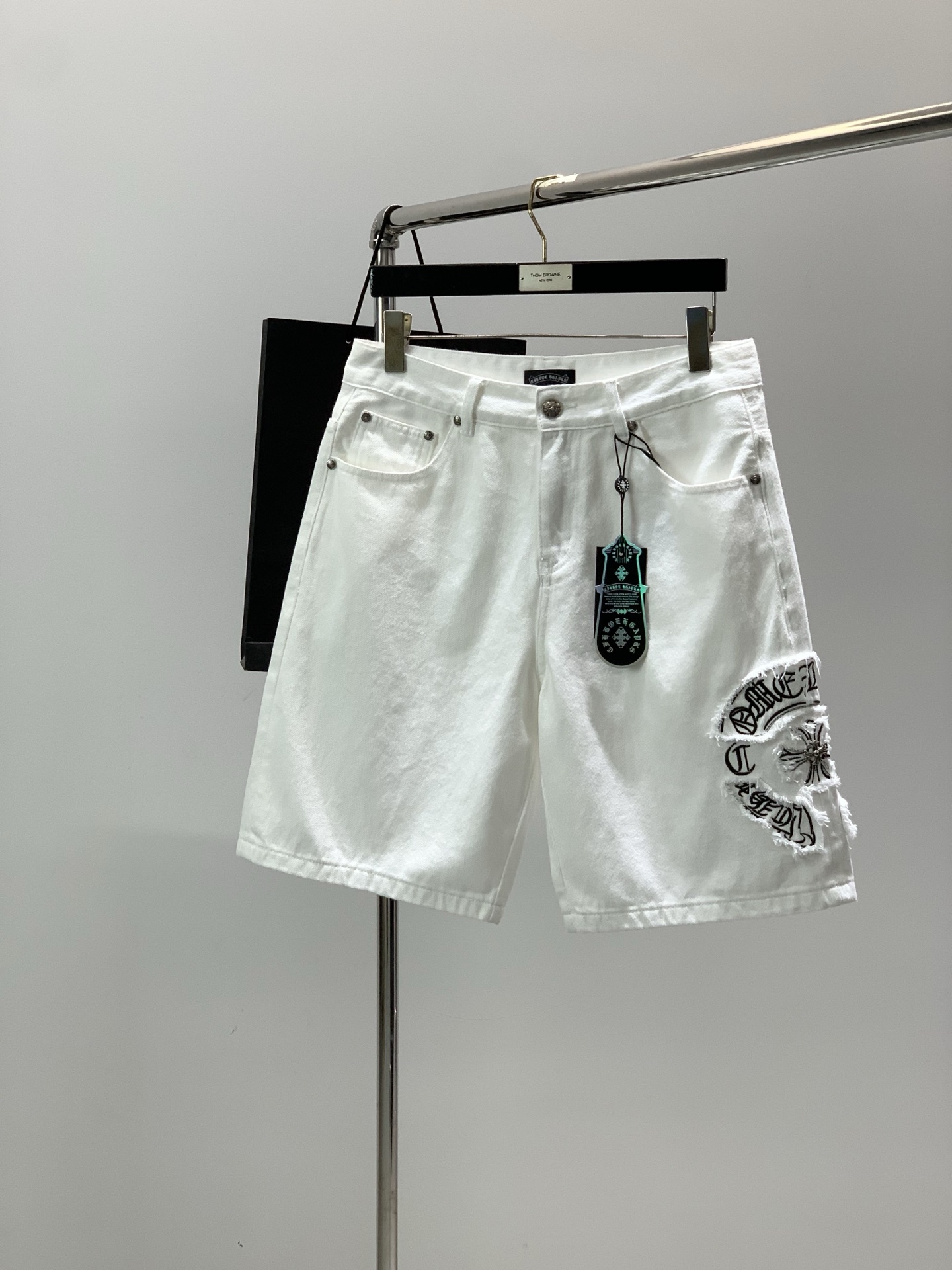 NO:914391,,Chrome Hearts denim shorts denim shorts ,unisex style material denim size M-2XL,,chrome hearts,chrome hearts,shorts,19860909,Chrome Hearts 克罗心牛仔短裤 牛仔短裤 ,男女同款式 材质 牛仔布 尺码M-2XL,,chrome hearts,chrome hearts,shorts,,Men's clothing
