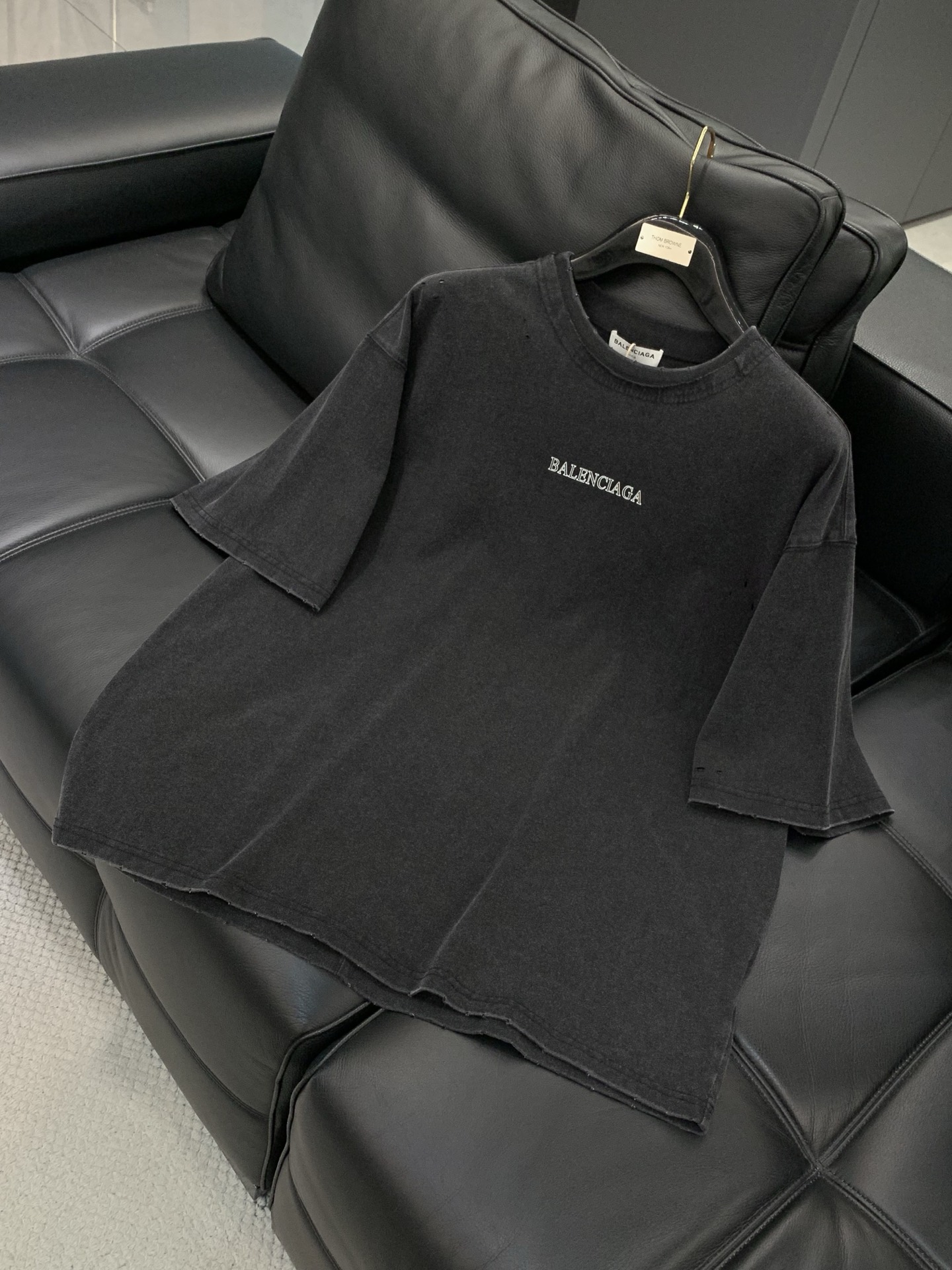 Balenciaga 巴黎世家，2026夏季最新款，专柜同步有售，原单狠货，爆款时尚休闲圆领短袖T恤，进