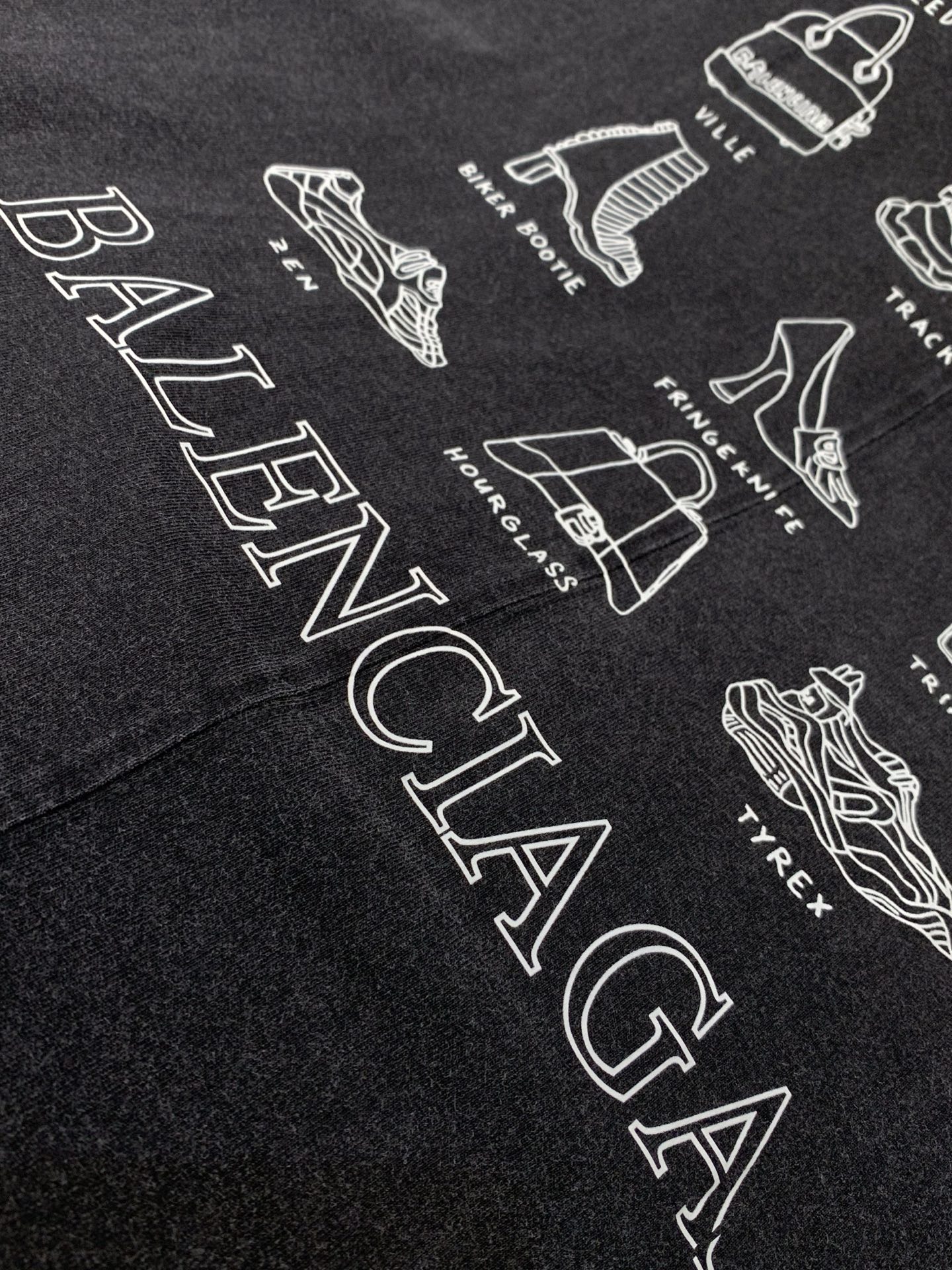 Balenciaga 巴黎世家，2026夏季最新款，专柜同步有售，原单狠货，爆款时尚休闲圆领短袖T恤，进