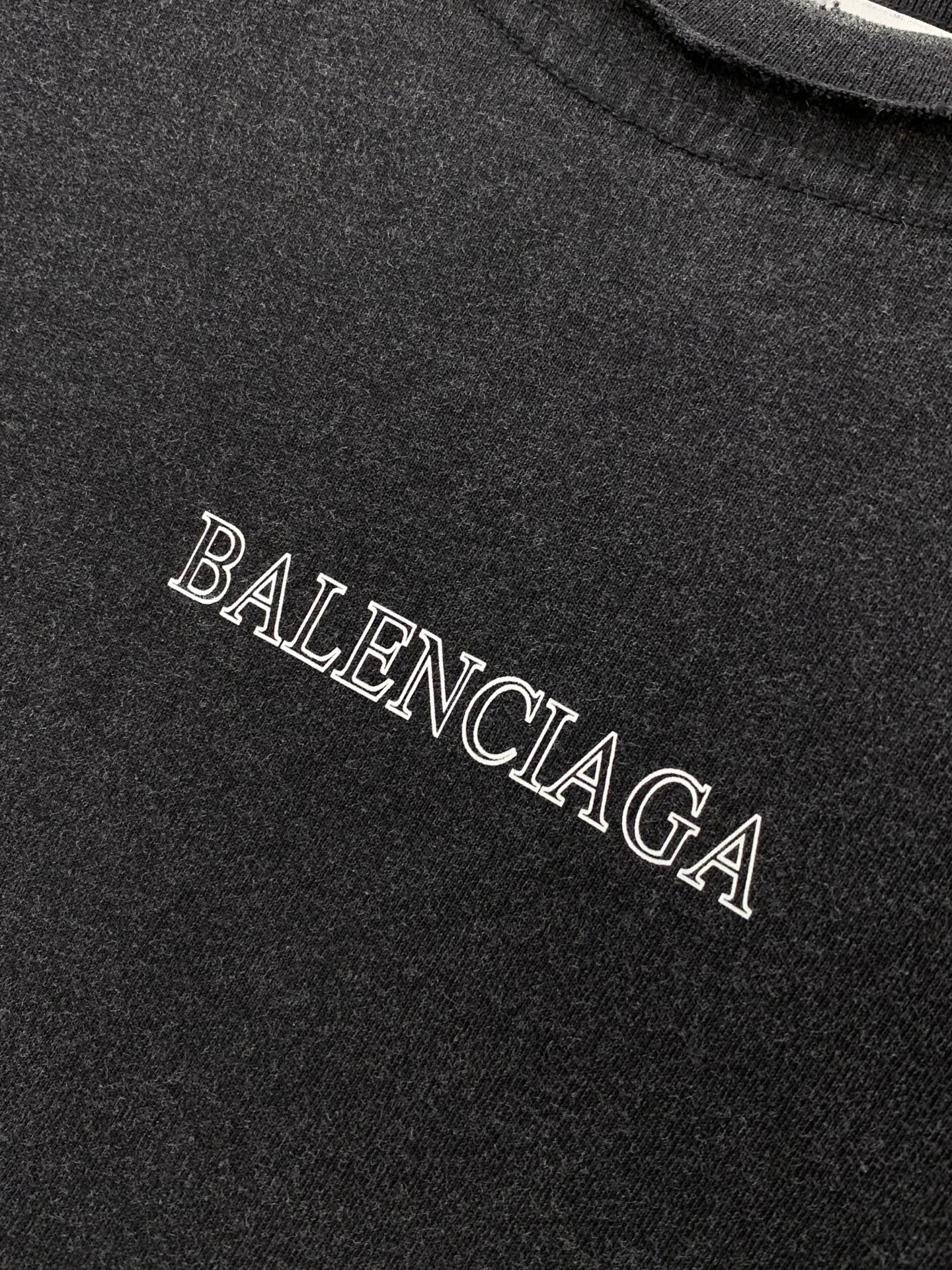 Balenciaga 巴黎世家，2026夏季最新款，专柜同步有售，原单狠货，爆款时尚休闲圆领短袖T恤，进