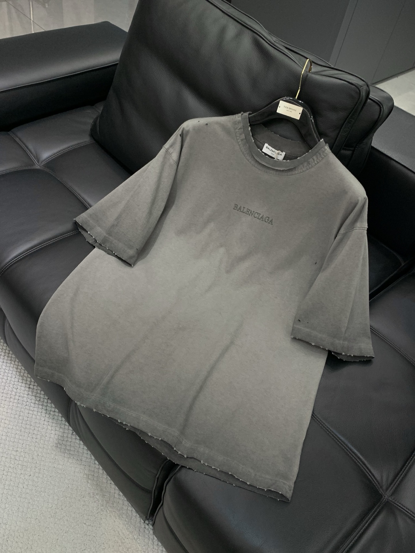 Balenciaga 巴黎世家，2026夏季最新款，专柜同步有售，原单狠货，爆款时尚休闲圆领短袖T恤，进