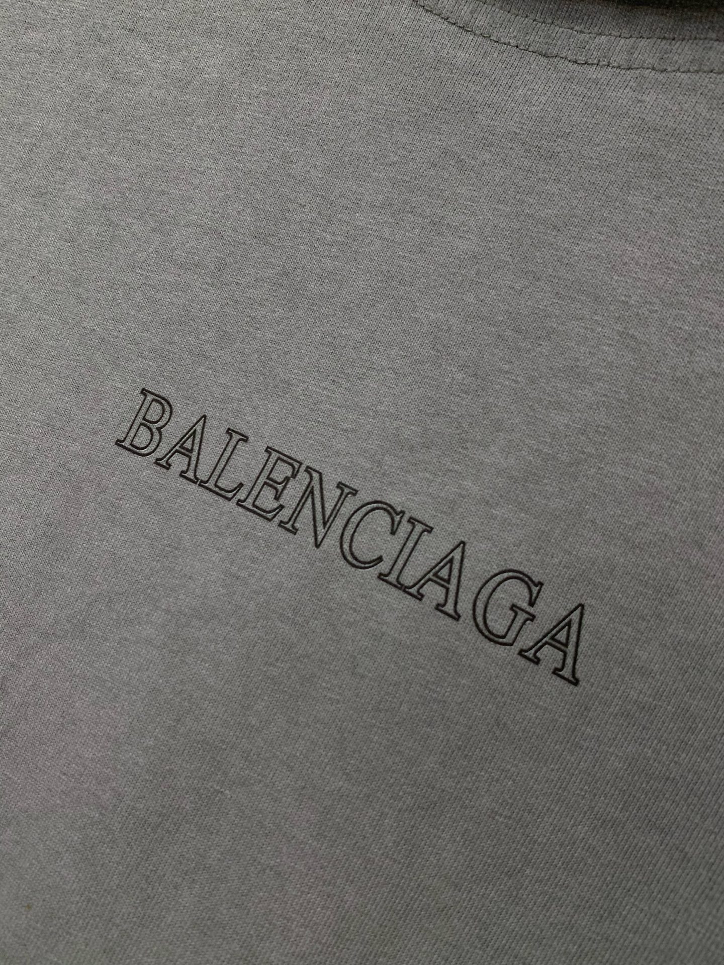 Balenciaga 巴黎世家，2026夏季最新款，专柜同步有售，原单狠货，爆款时尚休闲圆领短袖T恤，进