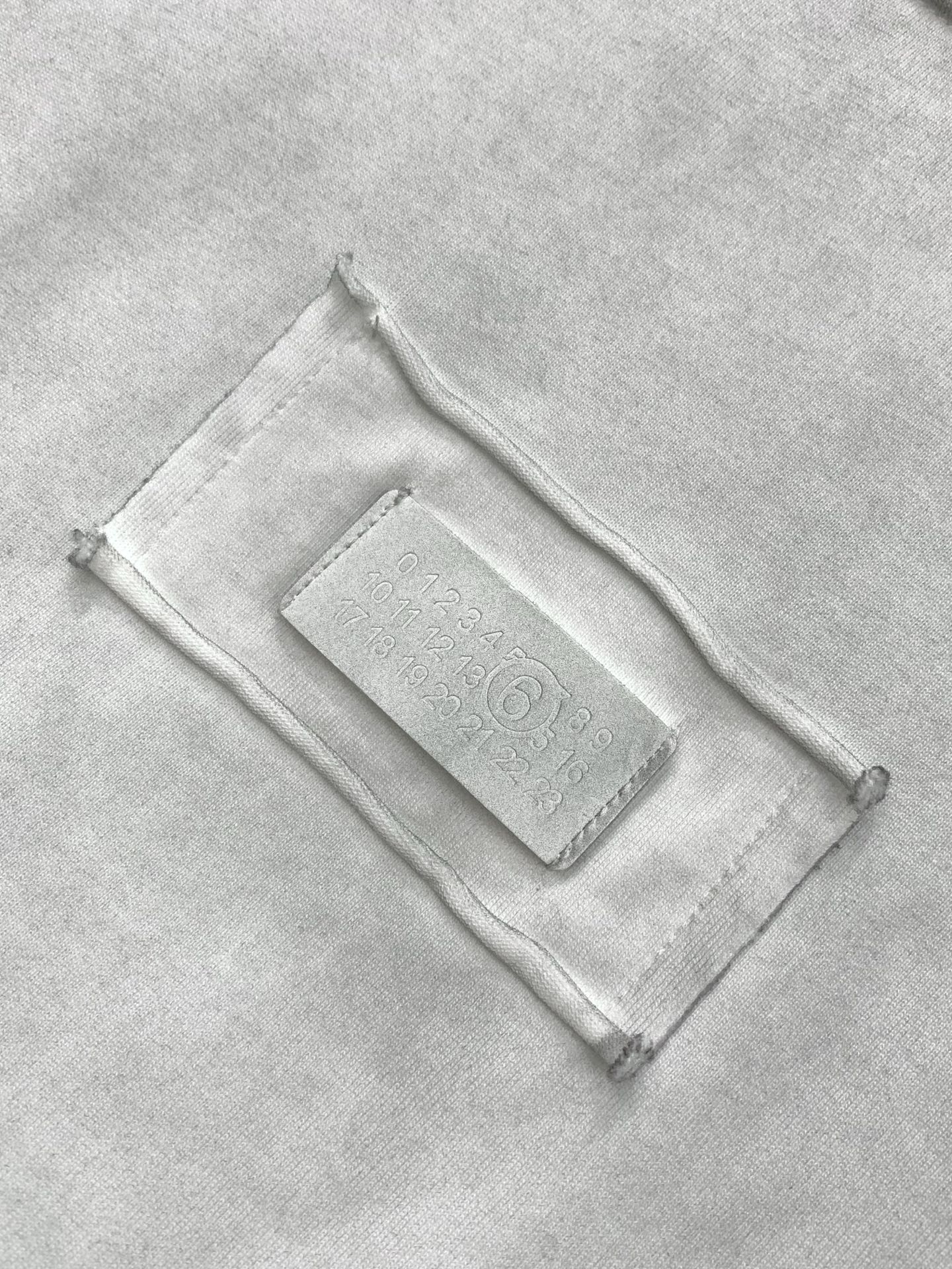 Maison Margiela马吉拉，2026夏季最新品，专柜同步有售，原单狠货，时尚休闲圆领短袖T恤，