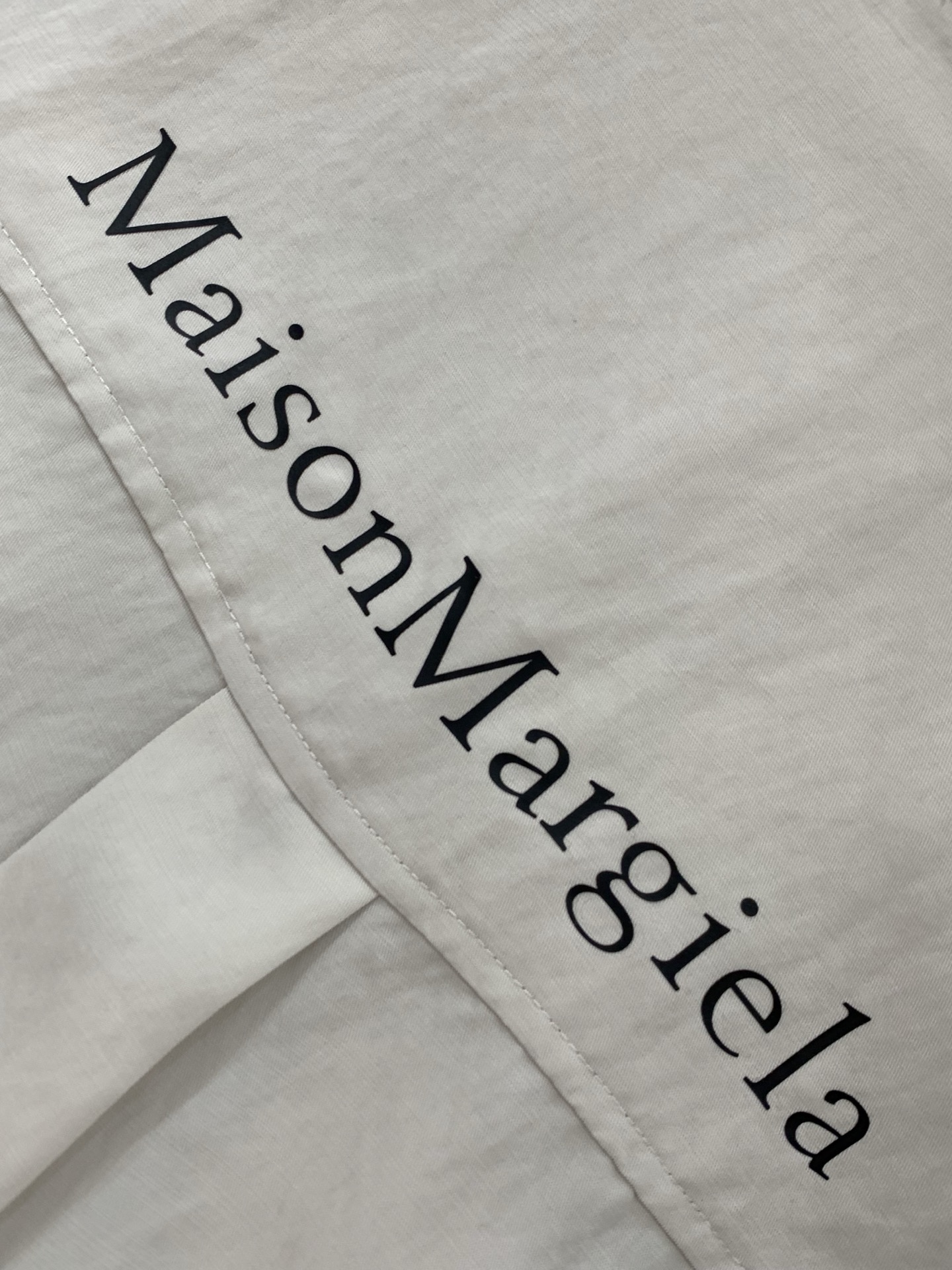 Maison Margiela马吉拉，2026夏季最新品，专柜同步有售，原单狠货，时尚休闲短袖衬衫，上身