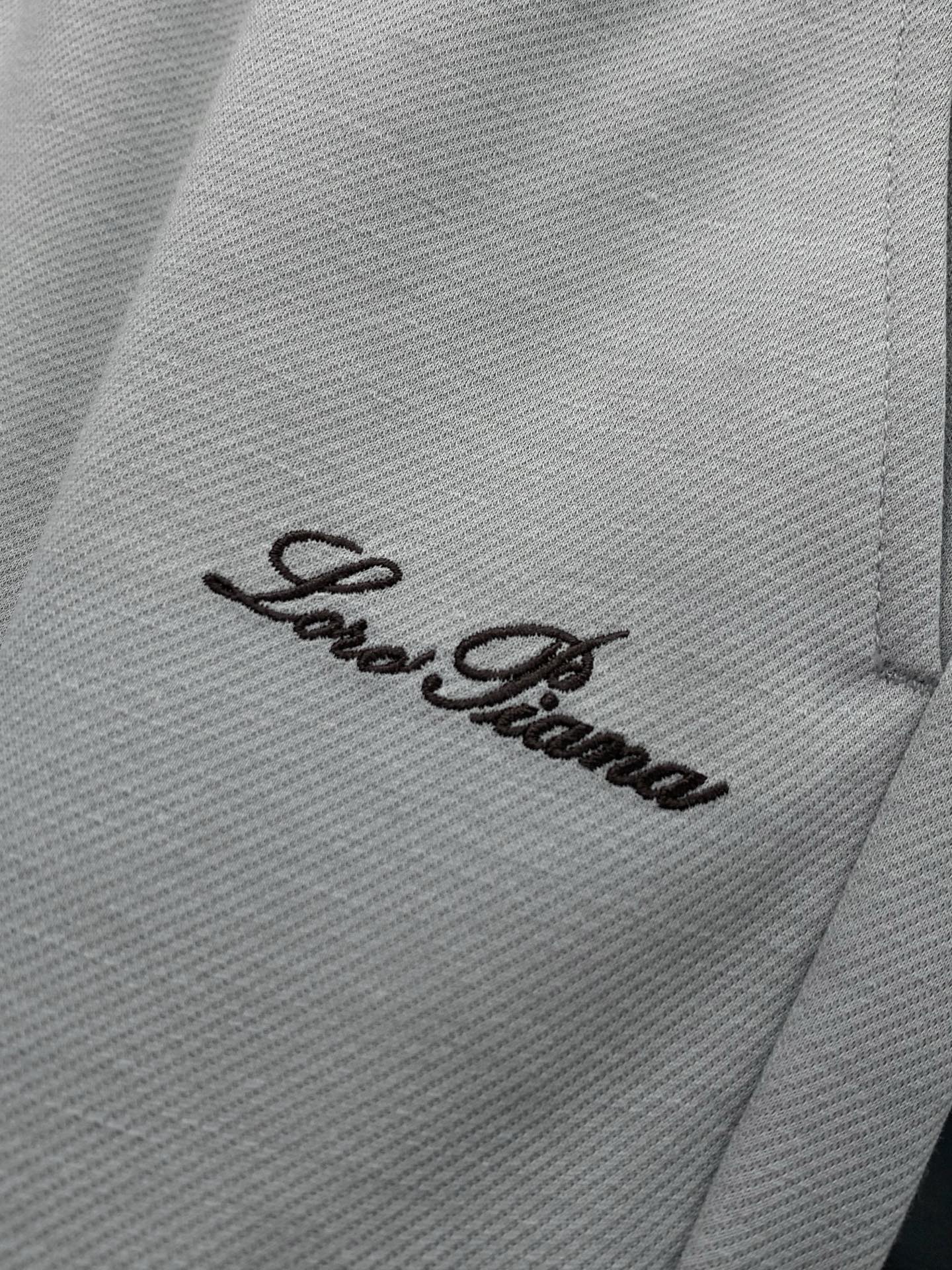 Loro piana(Loro Piana )，2026春秋最新品，专柜同步有售，原单狠货，时尚休闲裤，