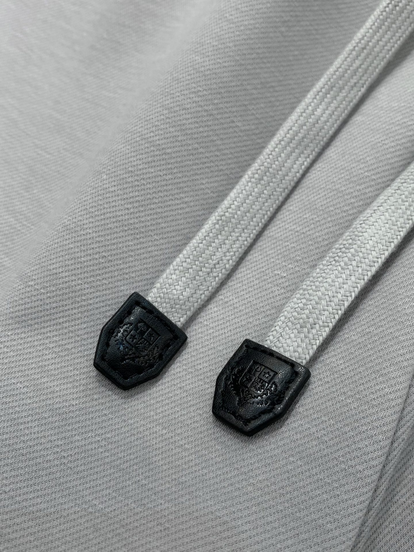 Loro piana(Loro Piana )，2026春秋最新品，专柜同步有售，原单狠货，时尚休闲裤，