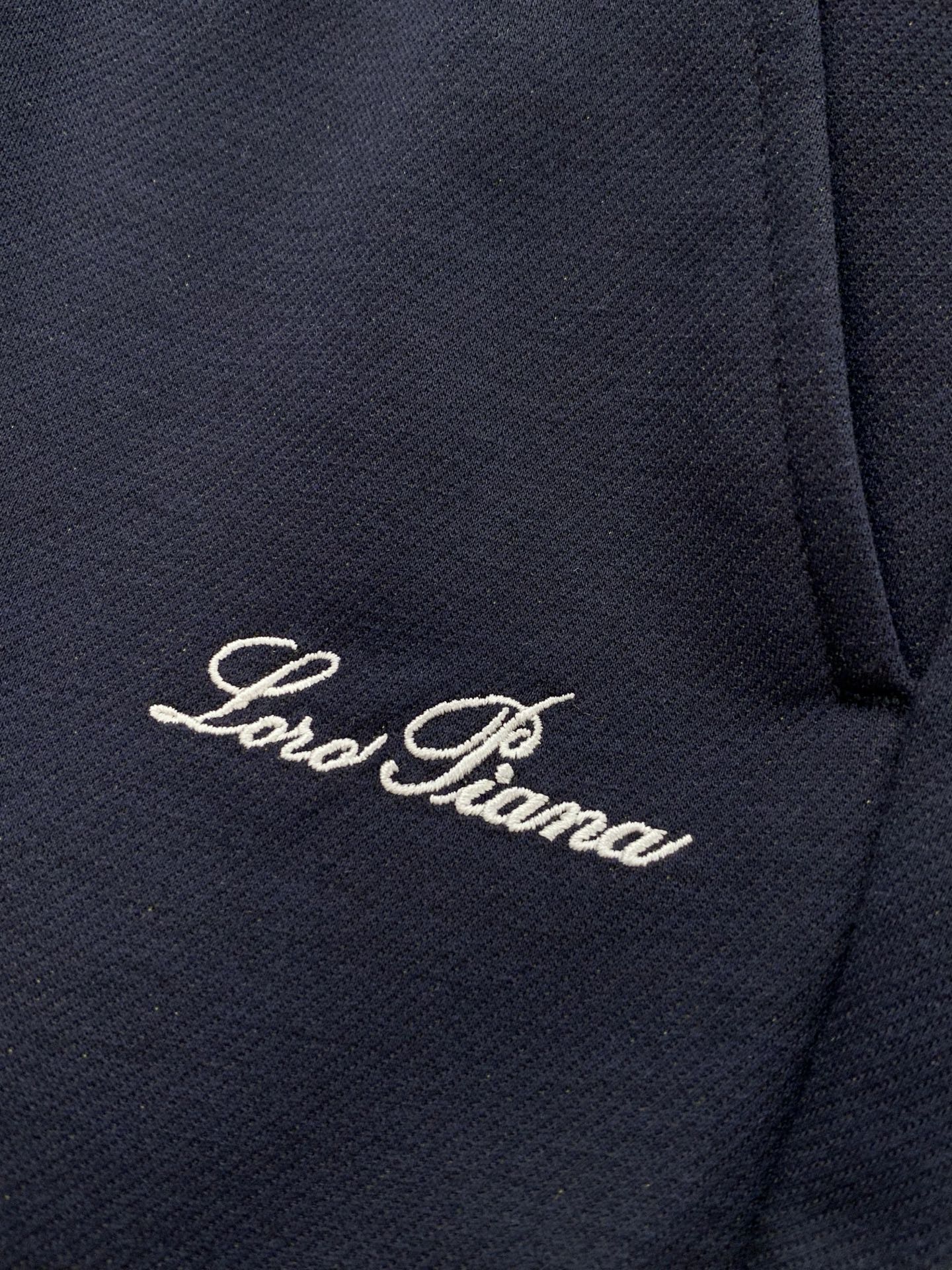 Loro piana(Loro Piana )，2026春秋最新品，专柜同步有售，原单狠货，时尚休闲裤，