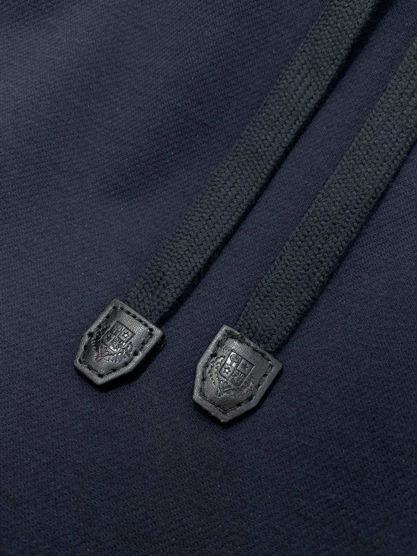 Loro piana(Loro Piana )，2026春秋最新品，专柜同步有售，原单狠货，时尚休闲裤，