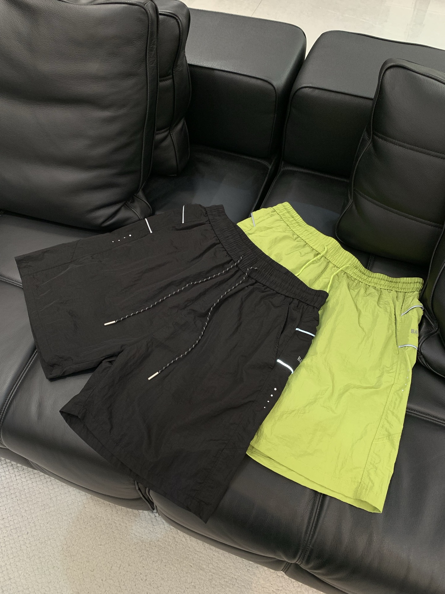 Balenciaga 巴黎世家，2026夏季最新品，专柜同步有售，原单狠货，时尚休闲短裤，进口原版面料，