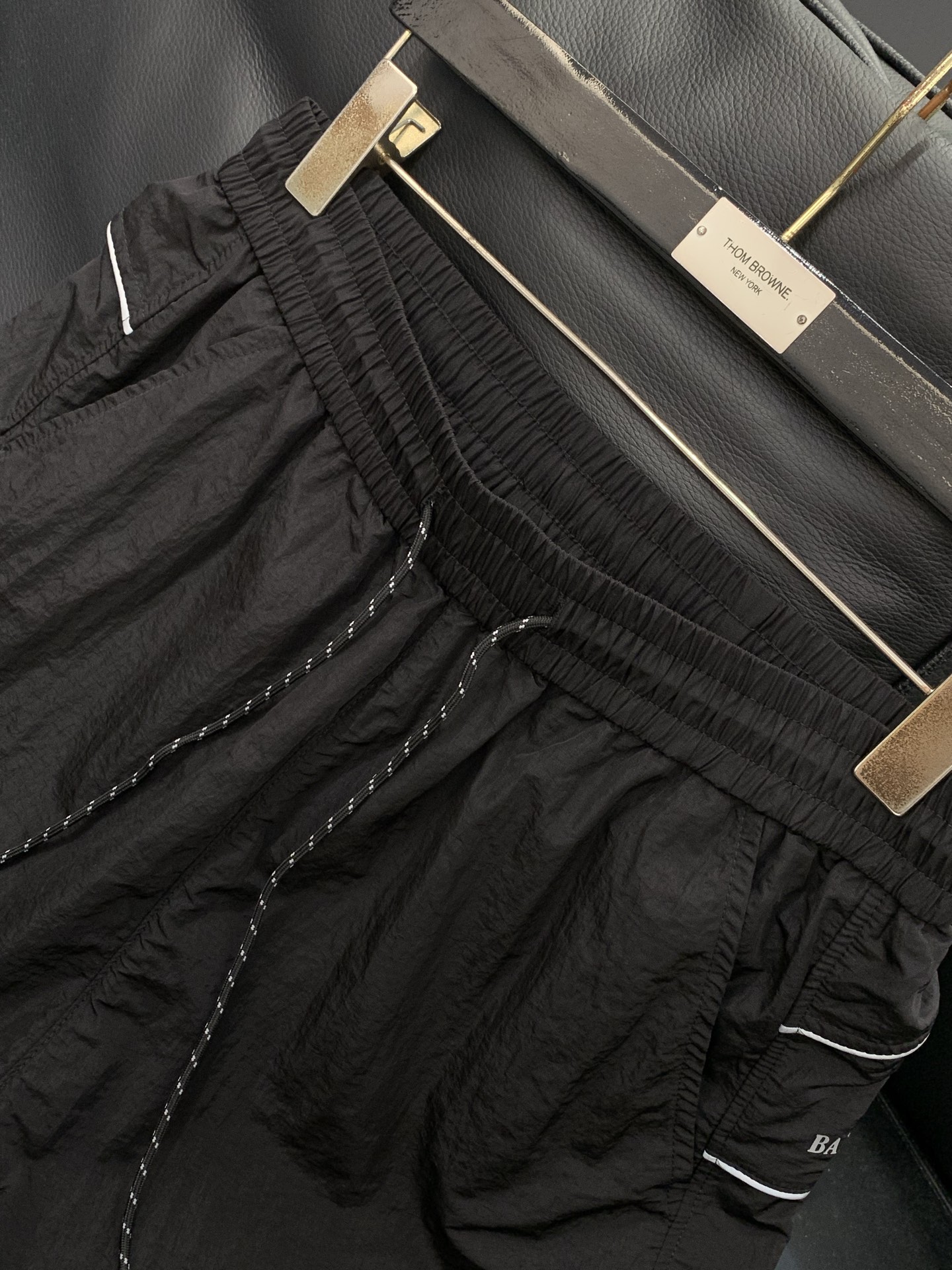 Balenciaga 巴黎世家，2026夏季最新品，专柜同步有售，原单狠货，时尚休闲短裤，进口原版面料，