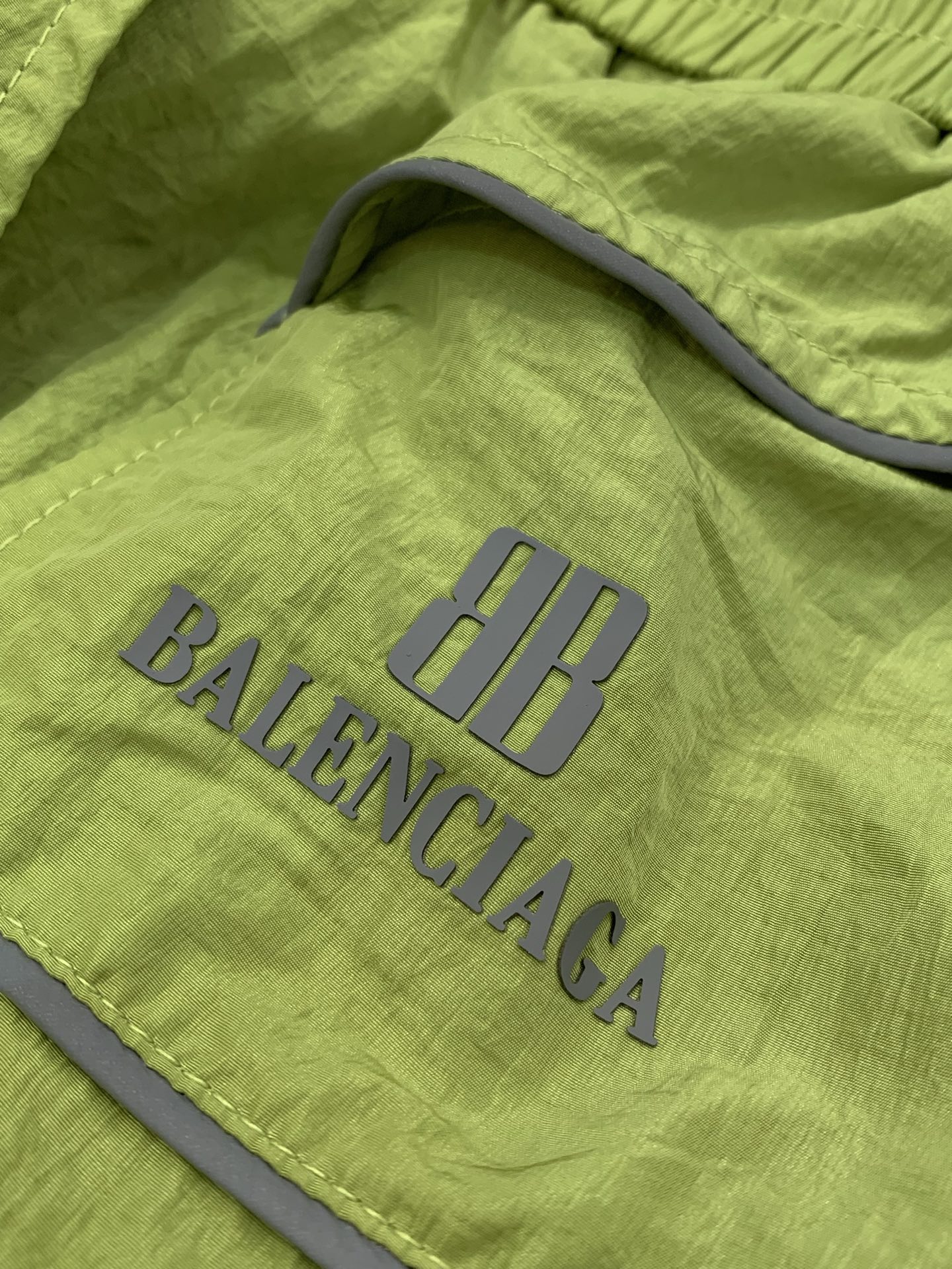Balenciaga 巴黎世家，2026夏季最新品，专柜同步有售，原单狠货，时尚休闲短裤，进口原版面料，