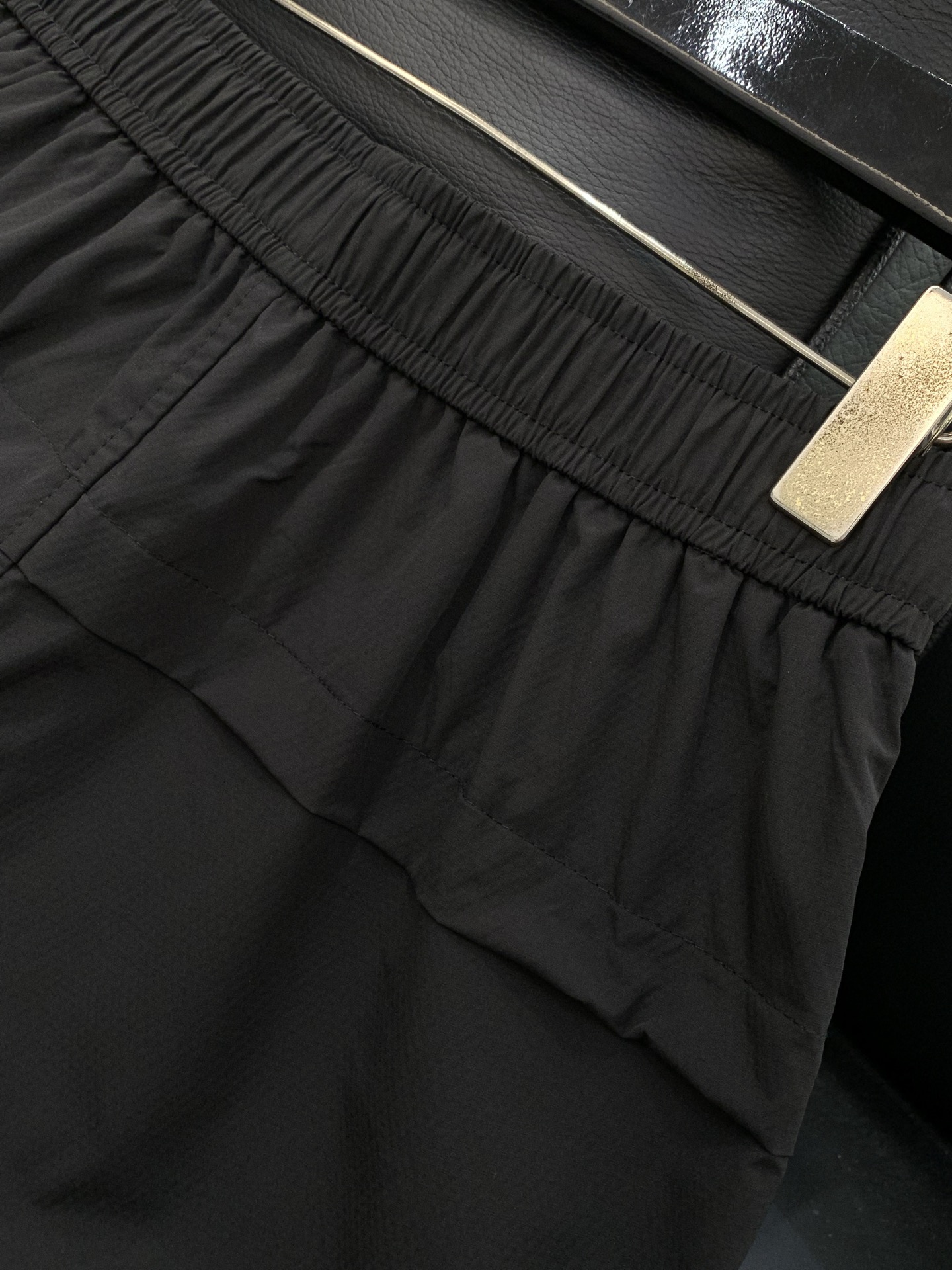 Balenciaga 巴黎世家，2026夏季最新品，专柜同步有售，原单狠货，时尚休闲短裤，进口原版面料，