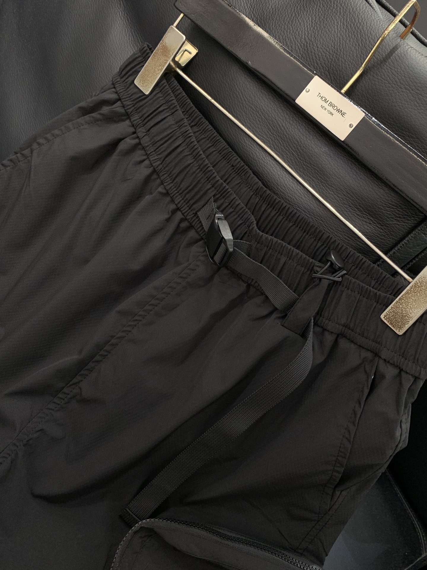 Balenciaga 巴黎世家，2026夏季最新品，专柜同步有售，原单狠货，时尚休闲短裤，进口原版面料，