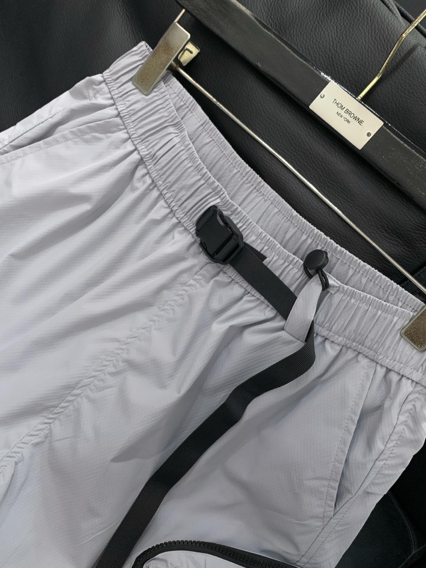 Balenciaga 巴黎世家，2026夏季最新品，专柜同步有售，原单狠货，时尚休闲短裤，进口原版面料，