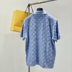 LouisVuitton 路易威登,2026春秋最新款,专柜同步有售,原单狠货,时尚休闲翻领短袖T恤,上 LouisVuitton 路易威登,2026春秋最新款,专柜同步有售,原单狠货,时尚休闲翻领短袖T恤,上
