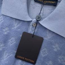 LouisVuitton 路易威登,2026春秋最新款,专柜同步有售,原单狠货,时尚休闲翻领短袖T恤,上 LouisVuitton 路易威登,2026春秋最新款,专柜同步有售,原单狠货,时尚休闲翻领短袖T恤,上