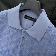 LouisVuitton 路易威登,2026春秋最新款,专柜同步有售,原单狠货,时尚休闲翻领短袖T恤,上 LouisVuitton 路易威登,2026春秋最新款,专柜同步有售,原单狠货,时尚休闲翻领短袖T恤,上