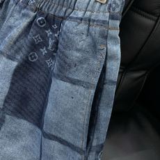 LouisVuitton 路易威登,2026夏季最新款,专柜同步有售,原单狠货,时尚休闲水洗牛仔短裤,上 LouisVuitton 路易威登,2026夏季最新款,专柜同步有售,原单狠货,时尚休闲水洗牛仔短裤,上