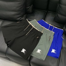 Burberry 巴宝莉,2026夏季最新品,专柜同步有售,原单狠货,时尚休闲短裤,进口原版面料,上身舒 Burberry 巴宝莉,2026夏季最新品,专柜同步有售,原单狠货,时尚休闲短裤,进口原版面料,上身舒