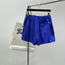 Burberry 巴宝莉,2026夏季最新品,专柜同步有售,原单狠货,时尚休闲短裤,进口原版面料,上身舒 Burberry 巴宝莉,2026夏季最新品,专柜同步有售,原单狠货,时尚休闲短裤,进口原版面料,上身舒
