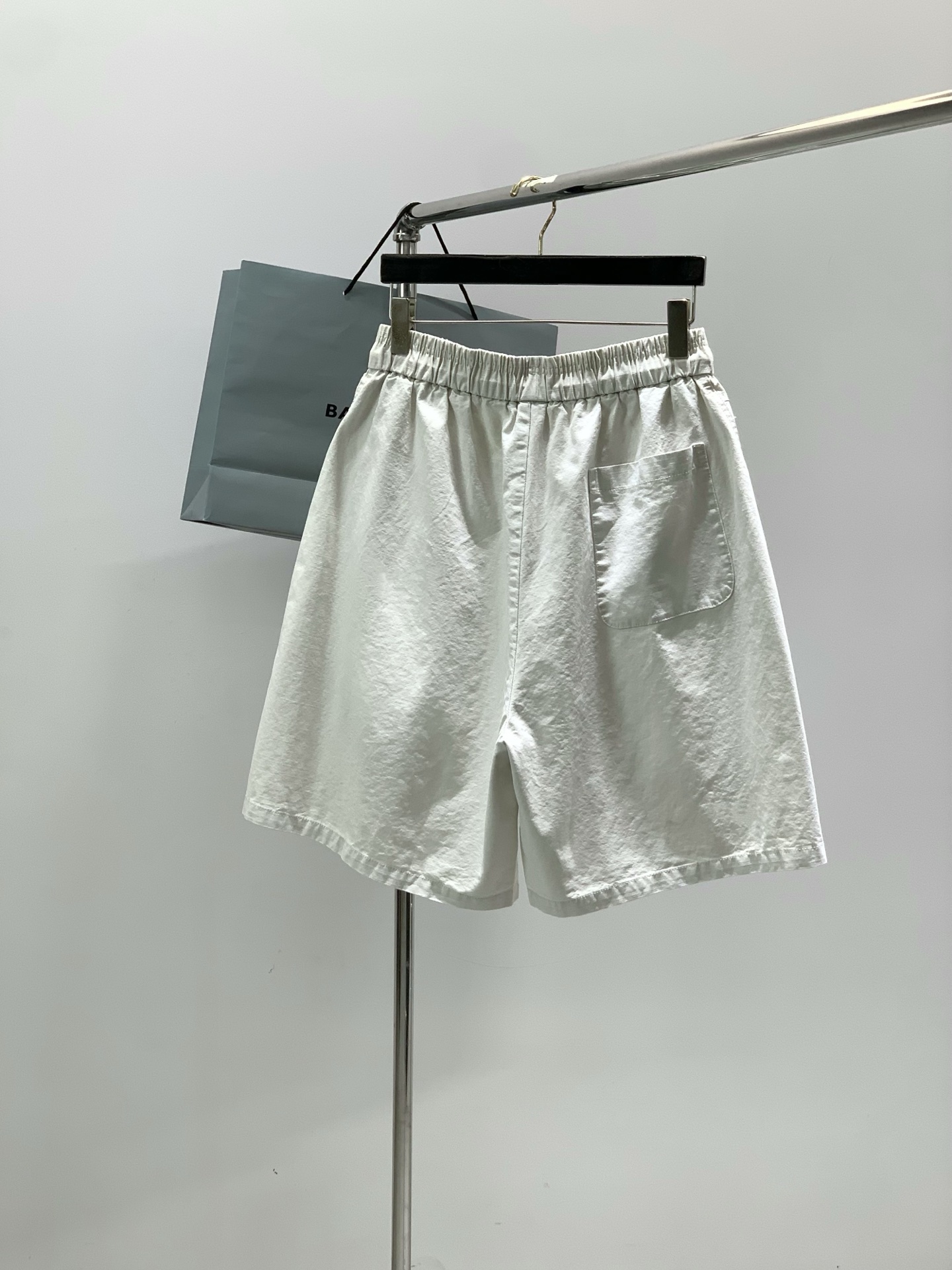 Balenciaga 巴黎世家，2026夏季最新品，专柜同步有售，原单狠货，时尚休闲短裤，进口原版面料，