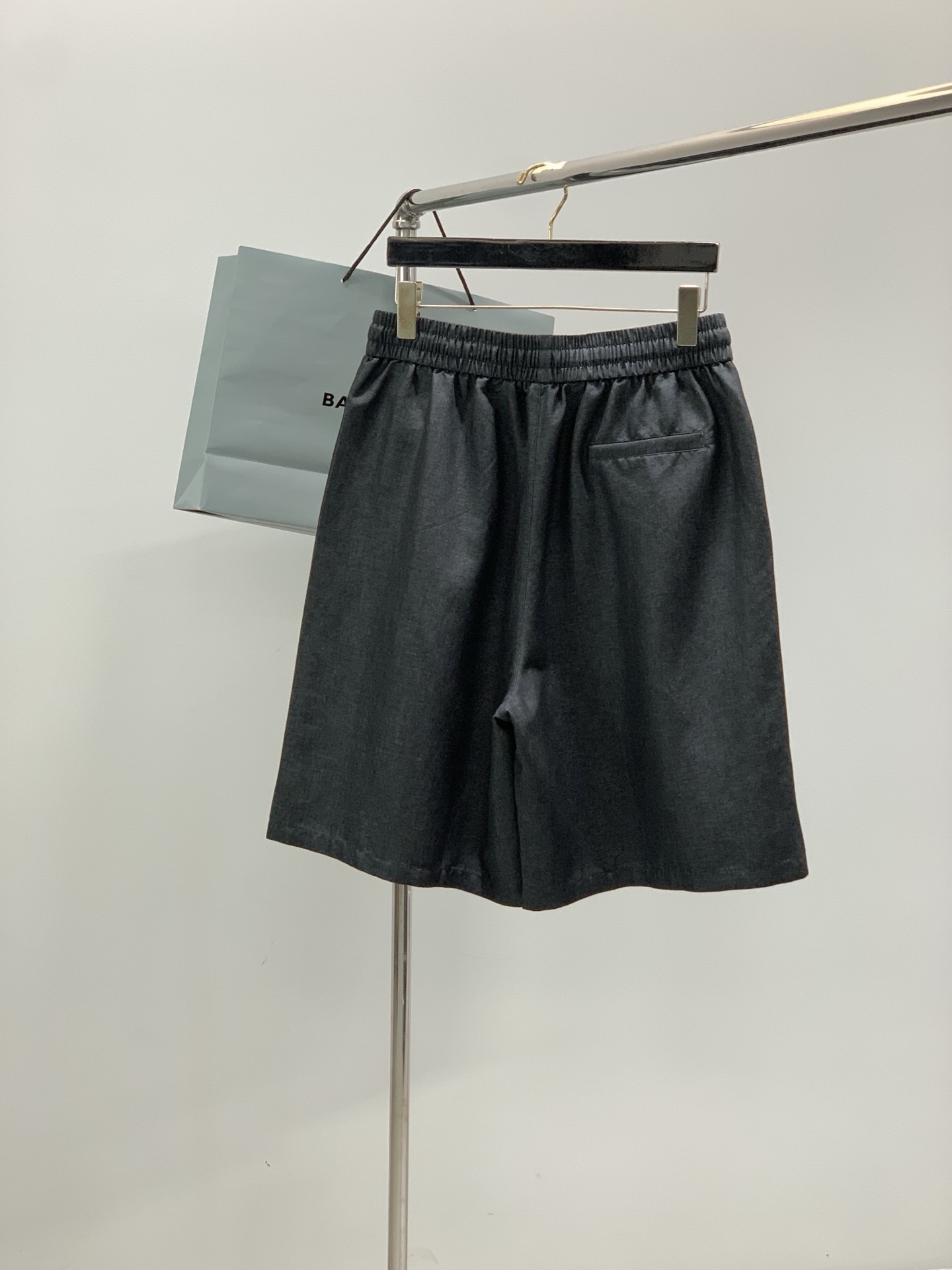 Balenciaga 巴黎世家，2026夏季最新品，专柜同步有售，原单狠货，时尚休闲短裤，进口原版面料，