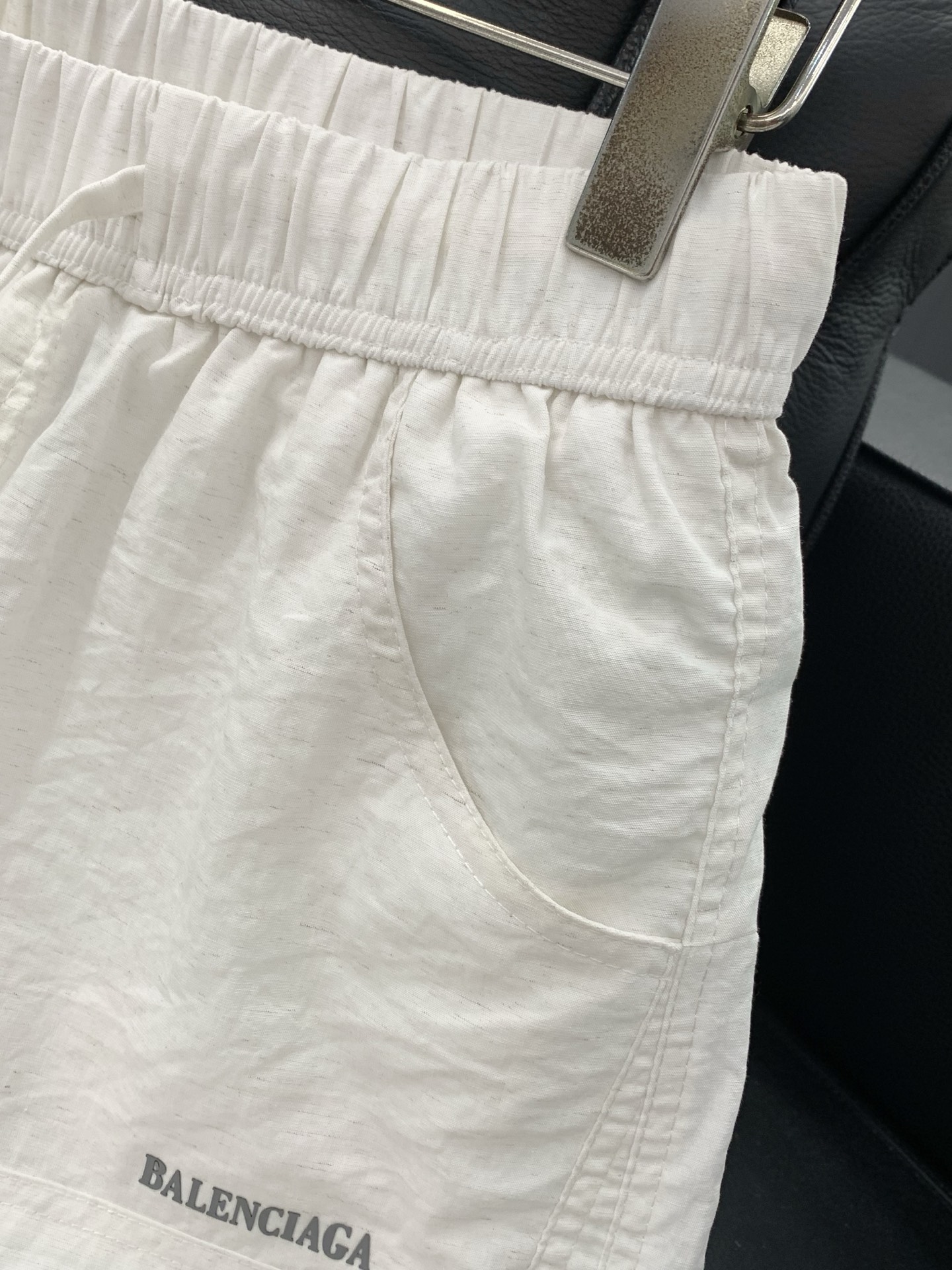 Balenciaga 巴黎世家，2026夏季最新品，专柜同步有售，原单狠货，时尚休闲短裤，进口原版面料，