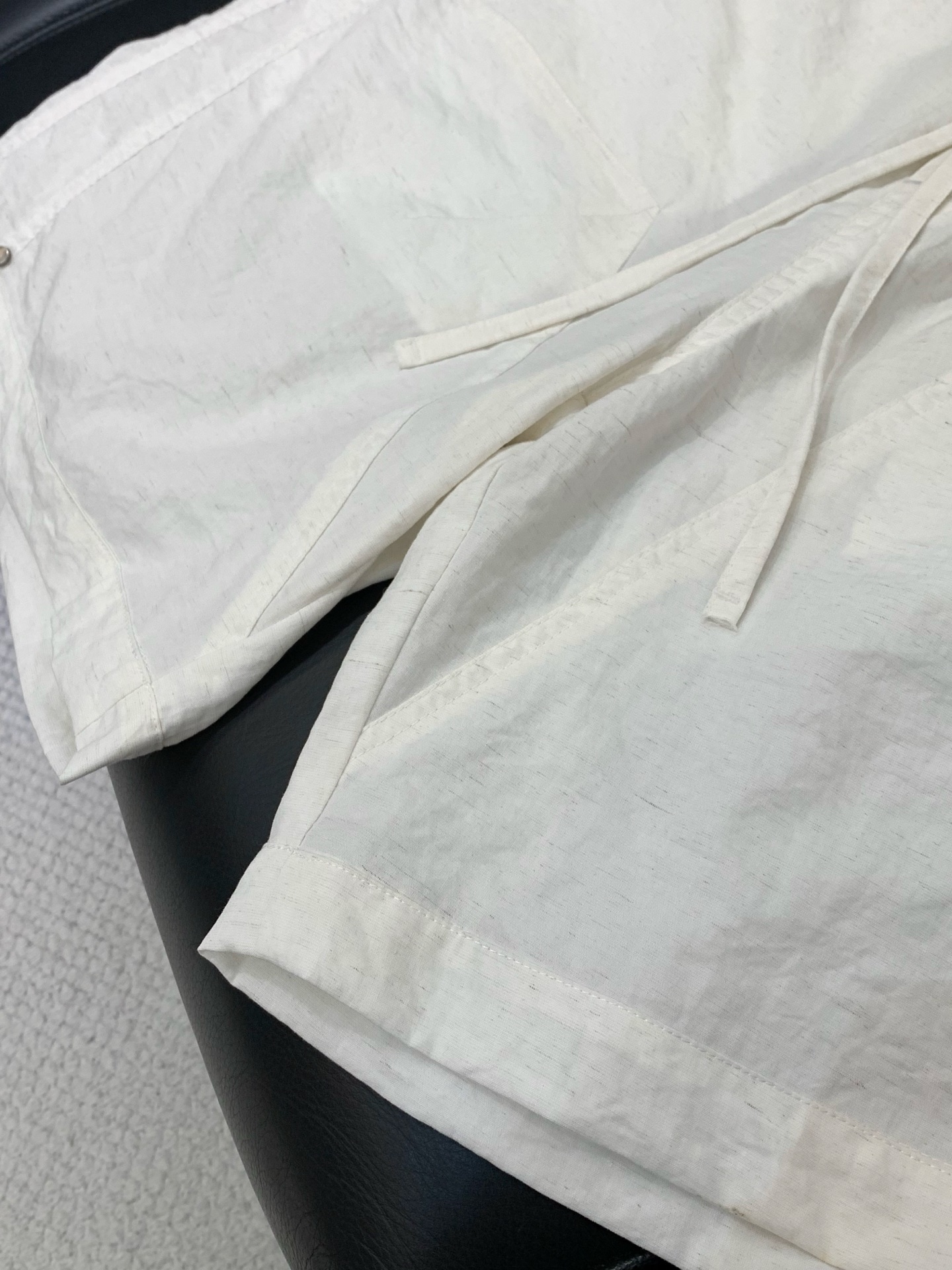 Balenciaga 巴黎世家，2026夏季最新品，专柜同步有售，原单狠货，时尚休闲短裤，进口原版面料，