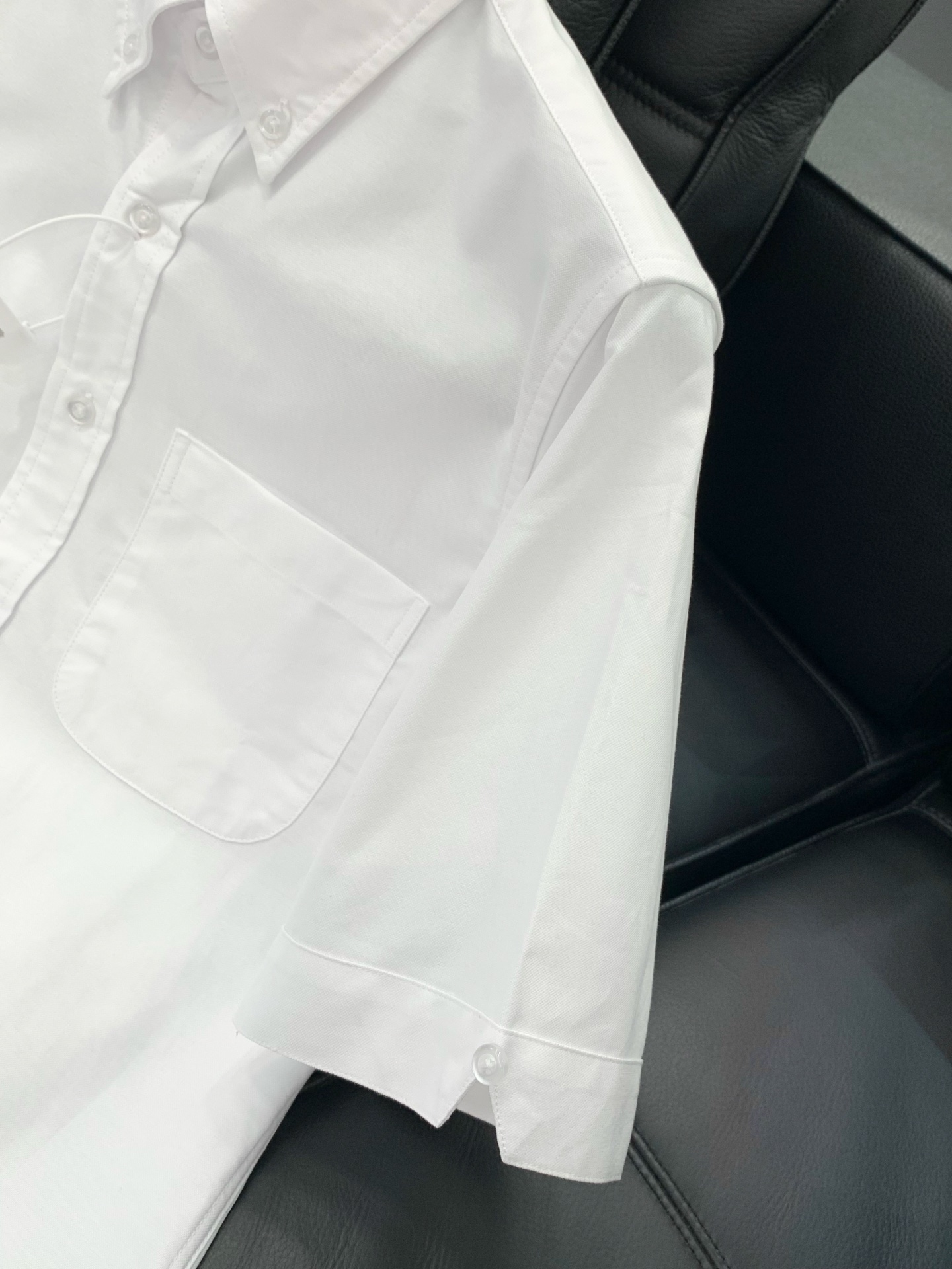 Thom Browne 汤姆·布朗 ，2026夏季最新品，时尚休闲短袖衬衫，专柜同步有售，原单狠货，采用