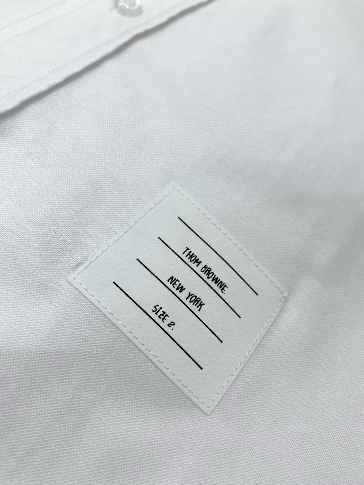 Thom Browne 汤姆·布朗 ，2026夏季最新品，时尚休闲短袖衬衫，专柜同步有售，原单狠货，采用