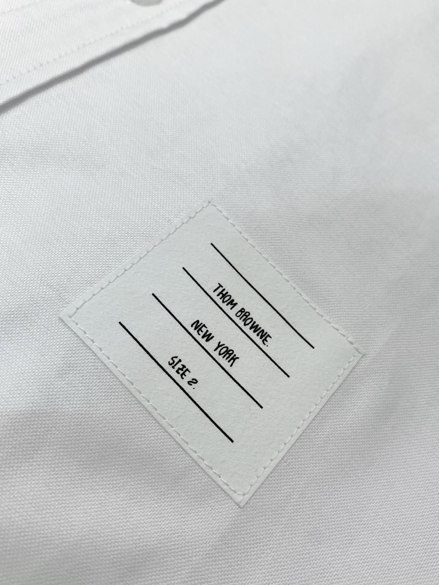 Thom Browne 汤姆·布朗 ，2026夏季最新品，时尚休闲短袖衬衫，专柜同步有售，原单狠货，采用