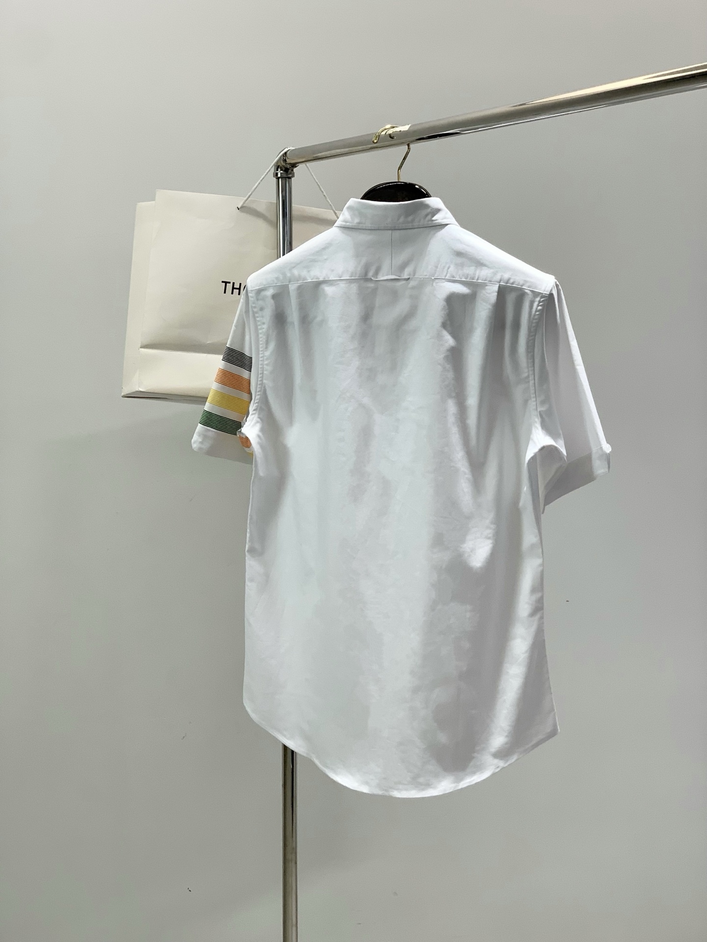 Thom Browne 汤姆·布朗 ，2026夏季最新品，时尚休闲短袖衬衫，专柜同步有售，原单狠货，采用