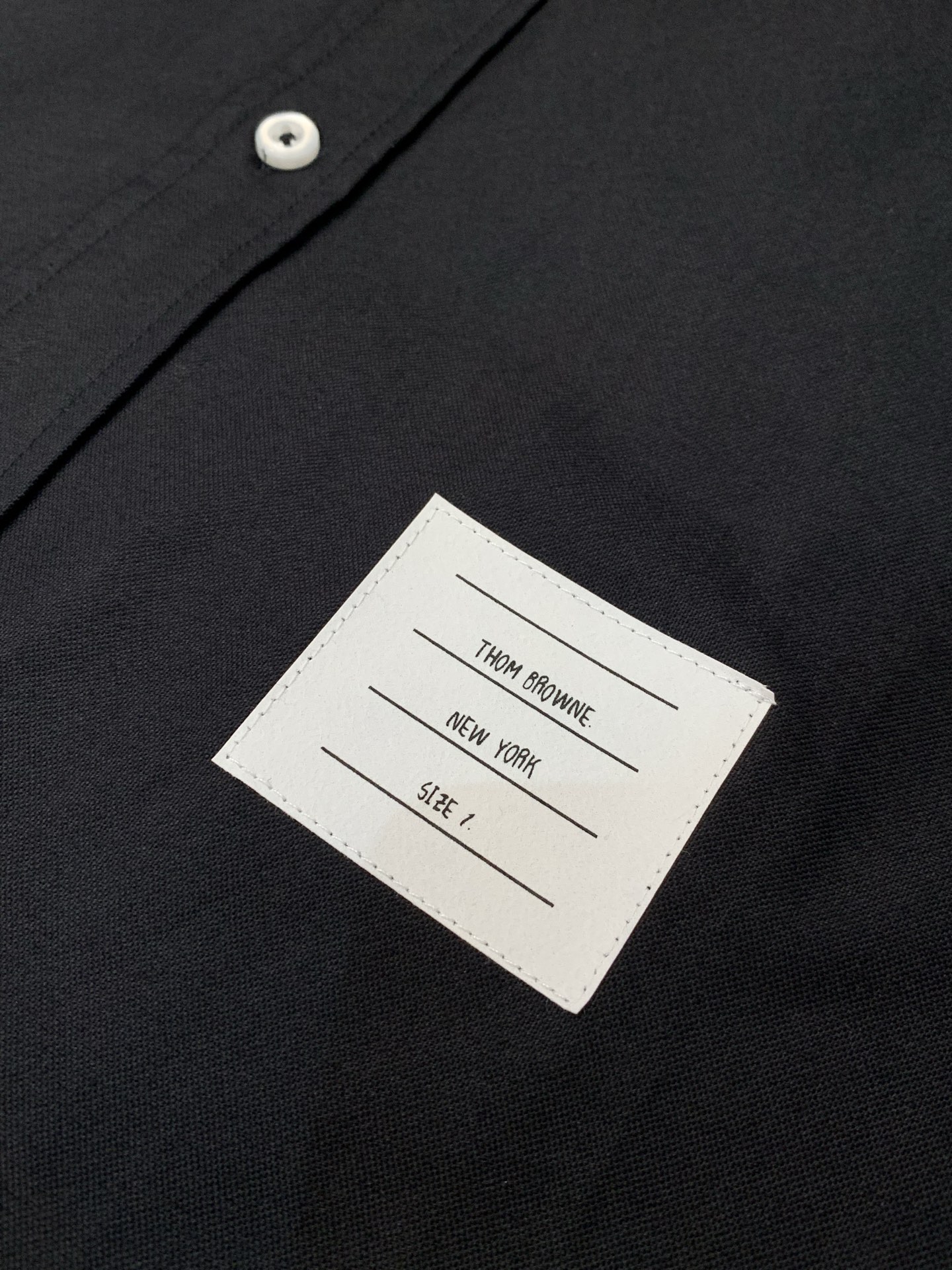 Thom Browne 汤姆·布朗 ，2026夏季最新品，时尚休闲短袖衬衫，专柜同步有售，原单狠货，采用