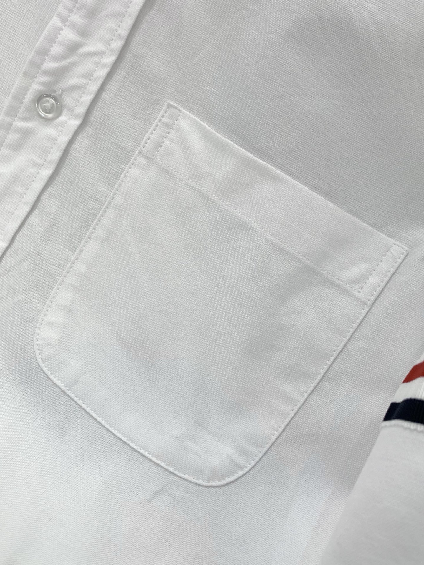 Thom Browne 汤姆·布朗 ，2026夏季最新品，时尚休闲短袖衬衫，专柜同步有售，原单狠货，采用