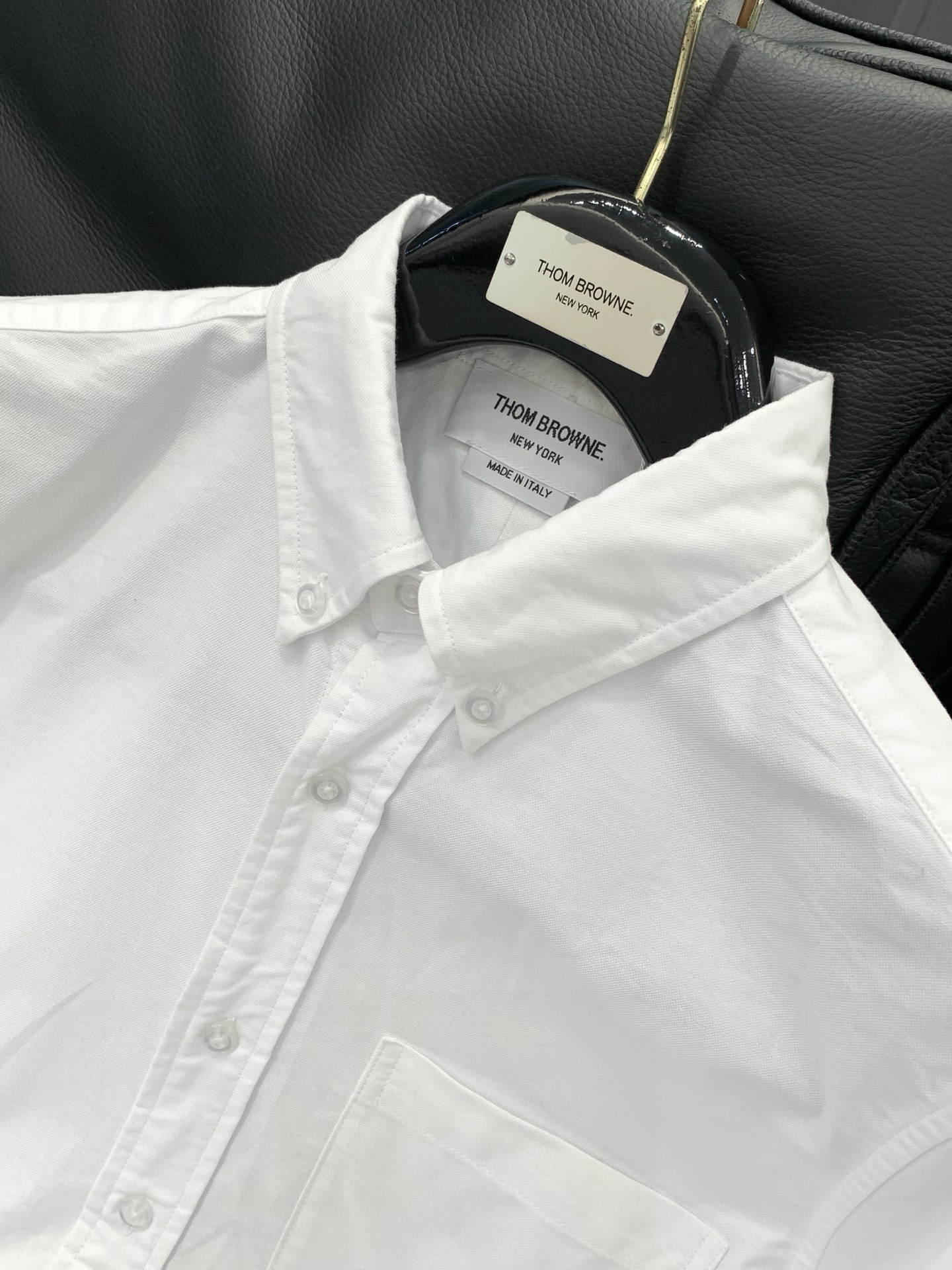 Thom Browne 汤姆·布朗 ，2026夏季最新品，时尚休闲短袖衬衫，专柜同步有售，原单狠货，采用