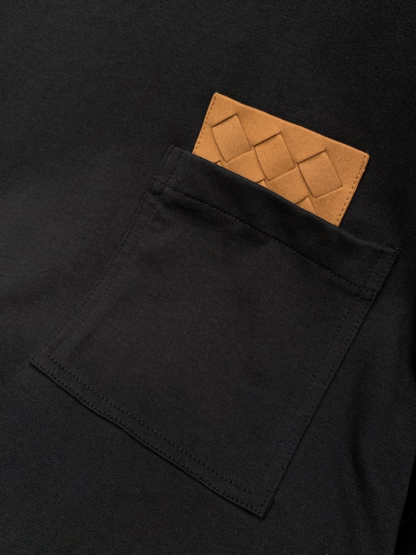 一套，Bottega Veneta 葆蝶家，2026夏季新品，时尚休闲圆领短袖套装，专柜同步有售，原单狠