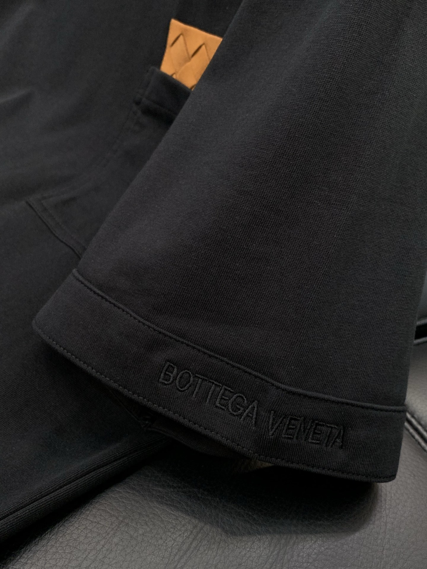 一套，Bottega Veneta 葆蝶家，2026夏季新品，时尚休闲圆领短袖套装，专柜同步有售，原单狠