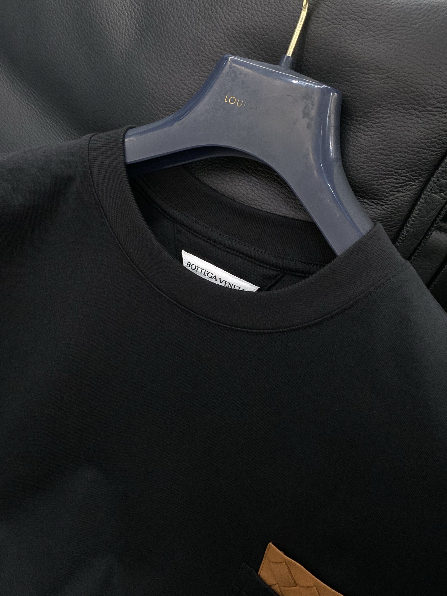 一套，Bottega Veneta 葆蝶家，2026夏季新品，时尚休闲圆领短袖套装，专柜同步有售，原单狠