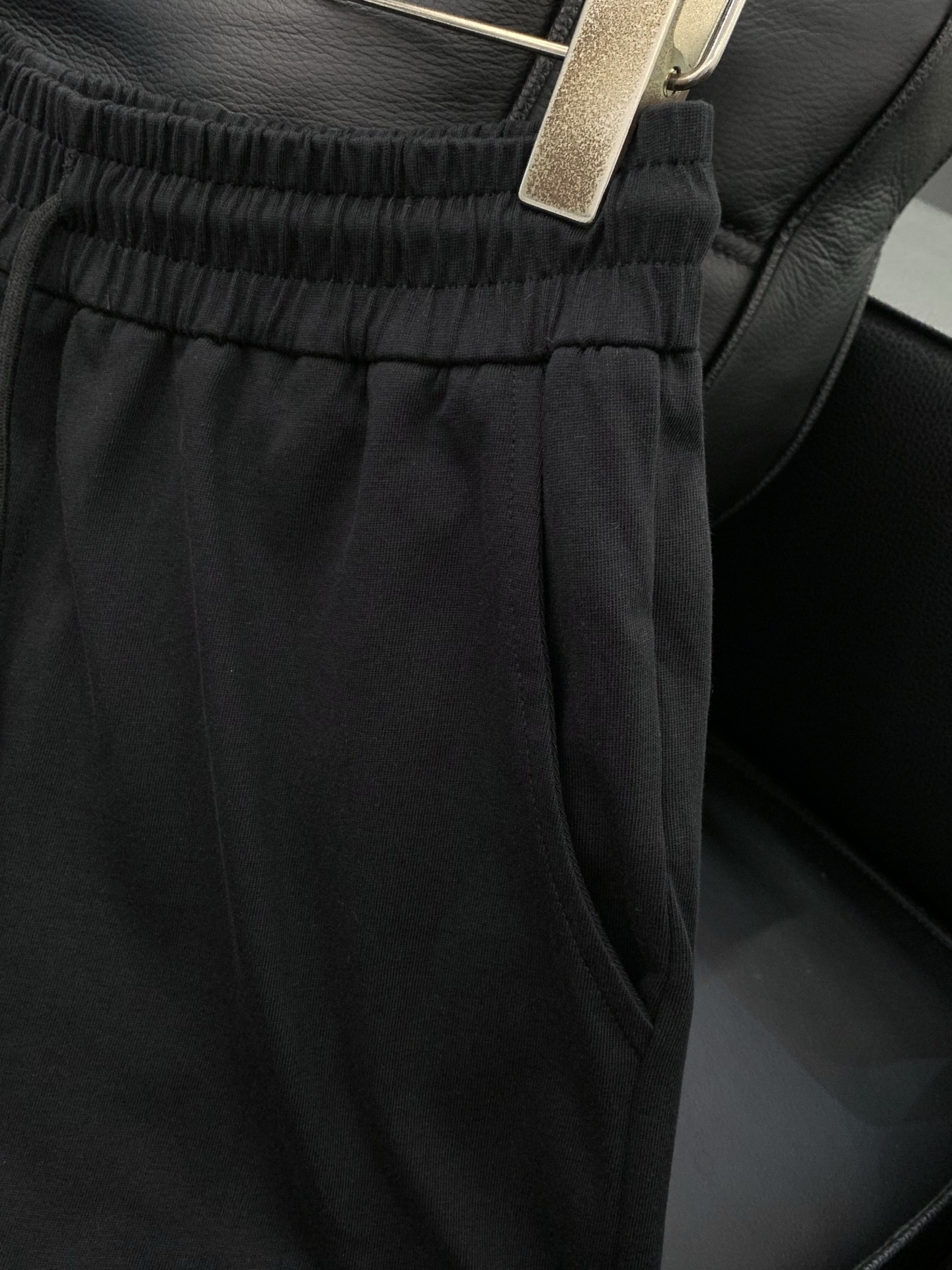 一套，Bottega Veneta 葆蝶家，2026夏季新品，时尚休闲圆领短袖套装，专柜同步有售，原单狠