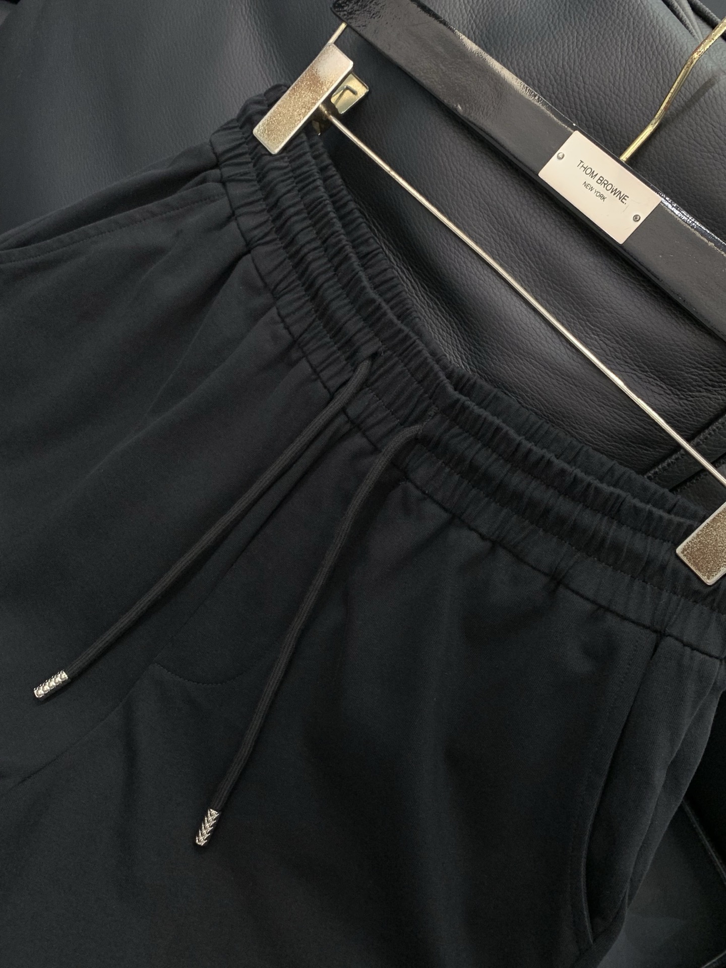 一套，Bottega Veneta 葆蝶家，2026夏季新品，时尚休闲圆领短袖套装，专柜同步有售，原单狠