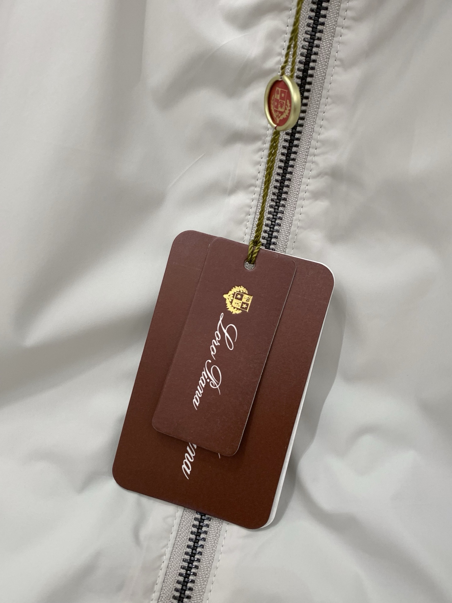 Loro piana(Loro Piana )，2026春秋最新品，专柜同步有售，原单狠货，时尚休闲两面
