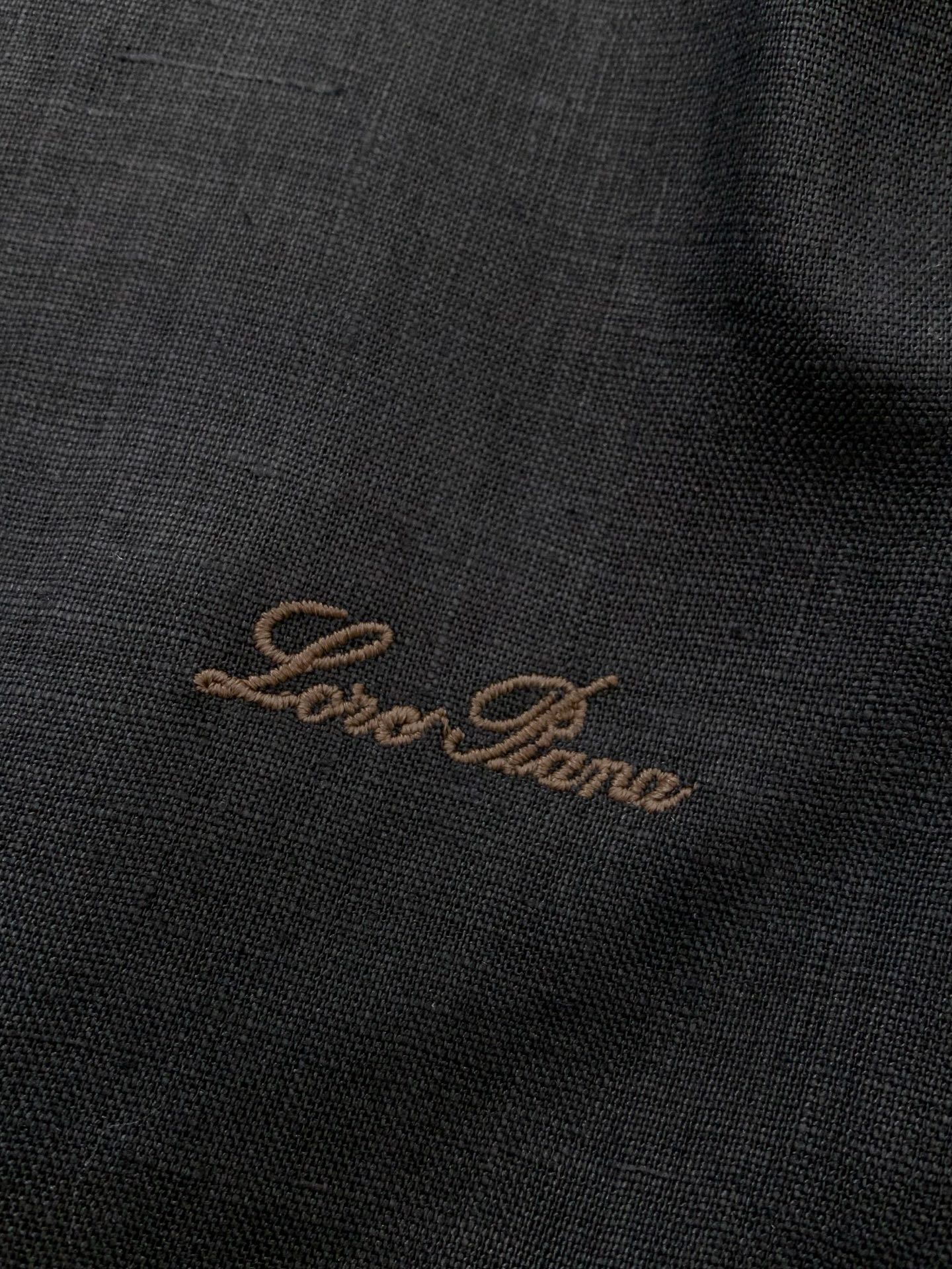 Loro piana(Loro Piana )，2026春秋最新品，专柜同步有售，原单狠货，时尚休闲裤，
