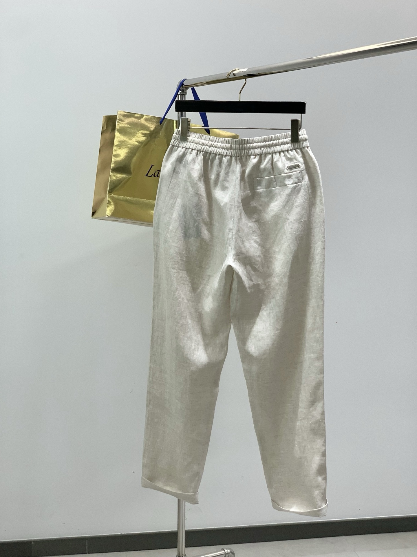 Loro piana(Loro Piana )，2026春秋最新品，专柜同步有售，原单狠货，时尚休闲裤，
