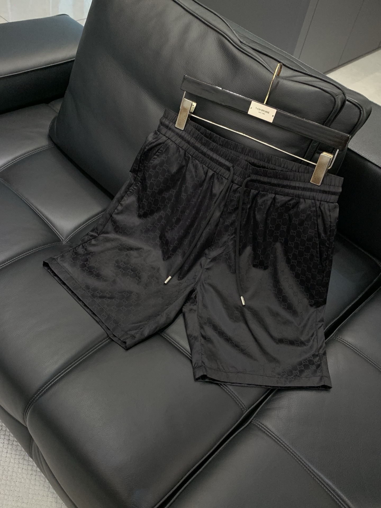GUCCI 古驰，2026夏季最新品，专柜同步有售，原单狠货，时尚休闲短裤，进口原版面料，舒适透气，独特