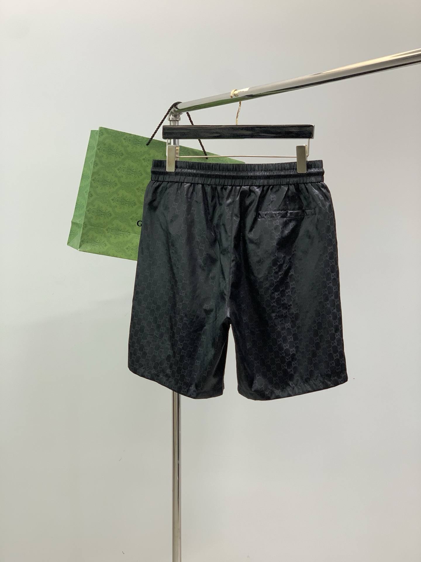 GUCCI 古驰，2026夏季最新品，专柜同步有售，原单狠货，时尚休闲短裤，进口原版面料，舒适透气，独特