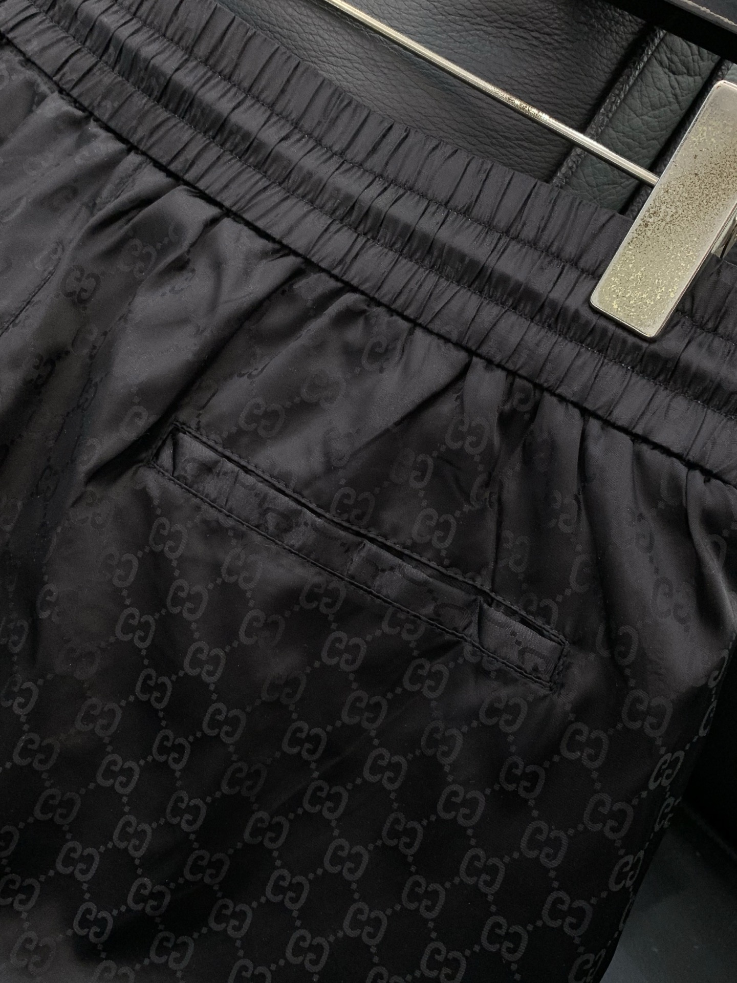 GUCCI 古驰，2026夏季最新品，专柜同步有售，原单狠货，时尚休闲短裤，进口原版面料，舒适透气，独特