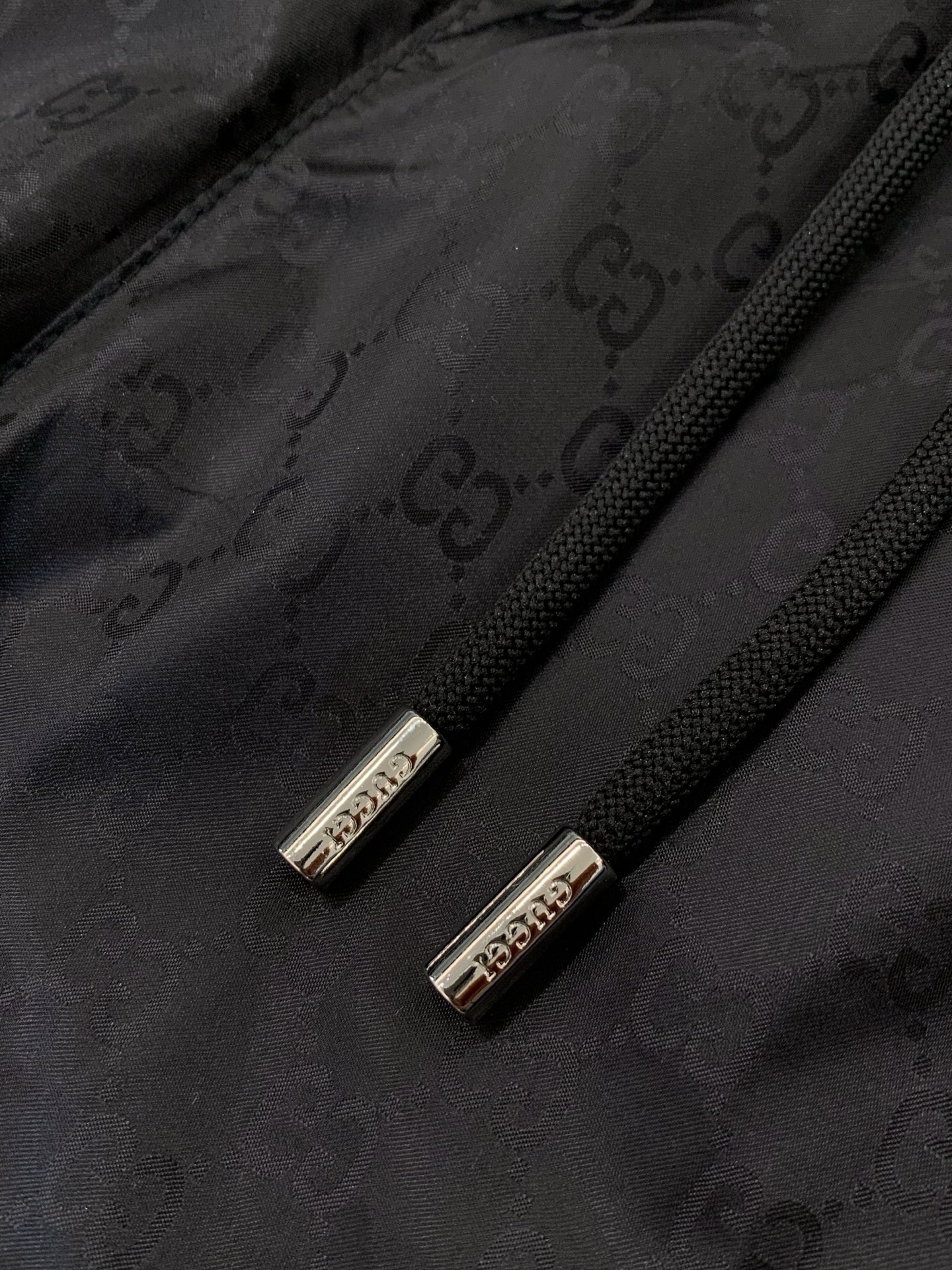 GUCCI 古驰，2026夏季最新品，专柜同步有售，原单狠货，时尚休闲短裤，进口原版面料，舒适透气，独特