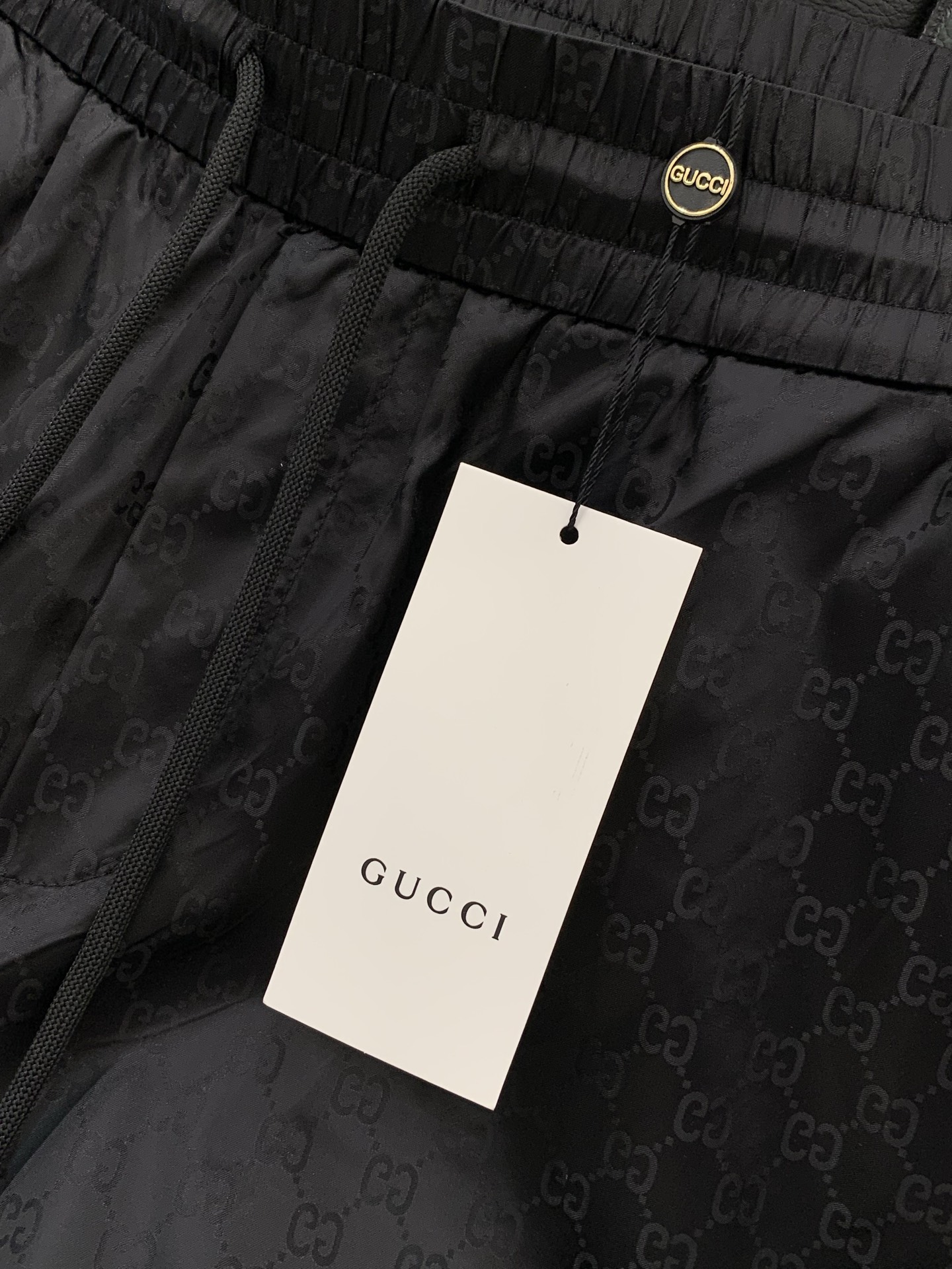 GUCCI 古驰，2026夏季最新品，专柜同步有售，原单狠货，时尚休闲短裤，进口原版面料，舒适透气，独特
