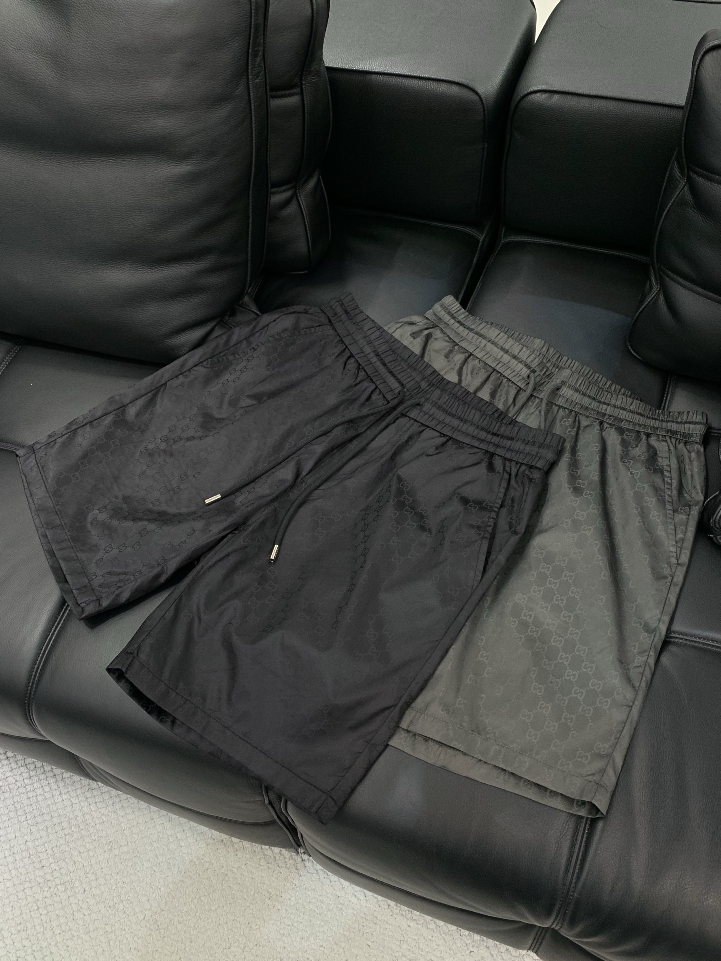 GUCCI 古驰，2026夏季最新品，专柜同步有售，原单狠货，时尚休闲短裤，进口原版面料，舒适透气，独特